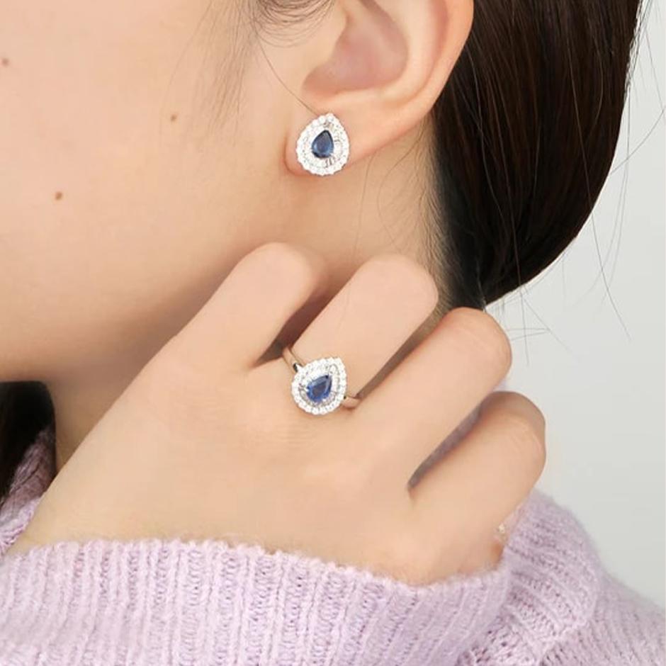 Neptune Tear Drop Baguette Round Earring In New Condition For Sale In Los Angeles, CA