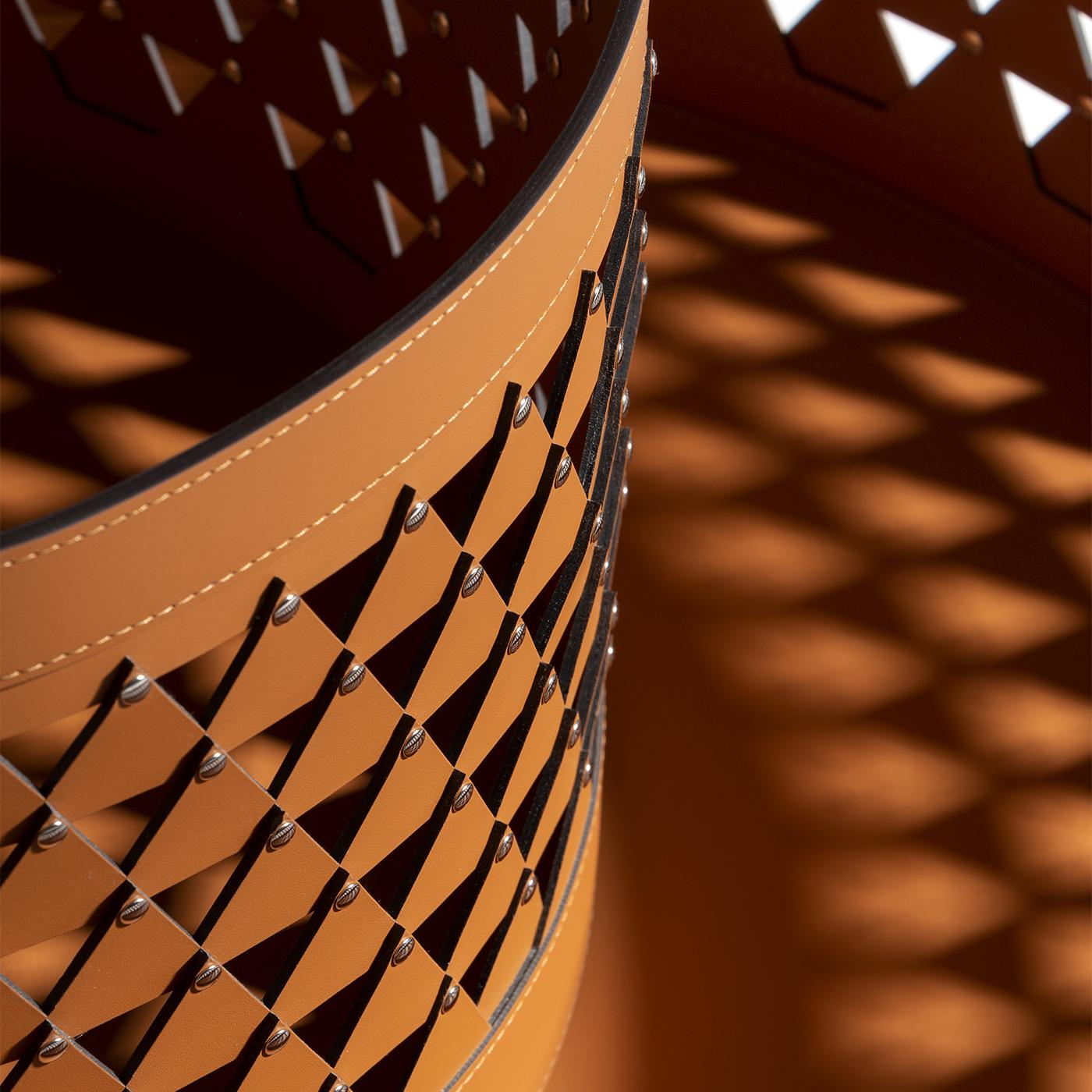 Nereide 45 Cestino rotondo in pelle marrone #1 di Exteta in vendita 1