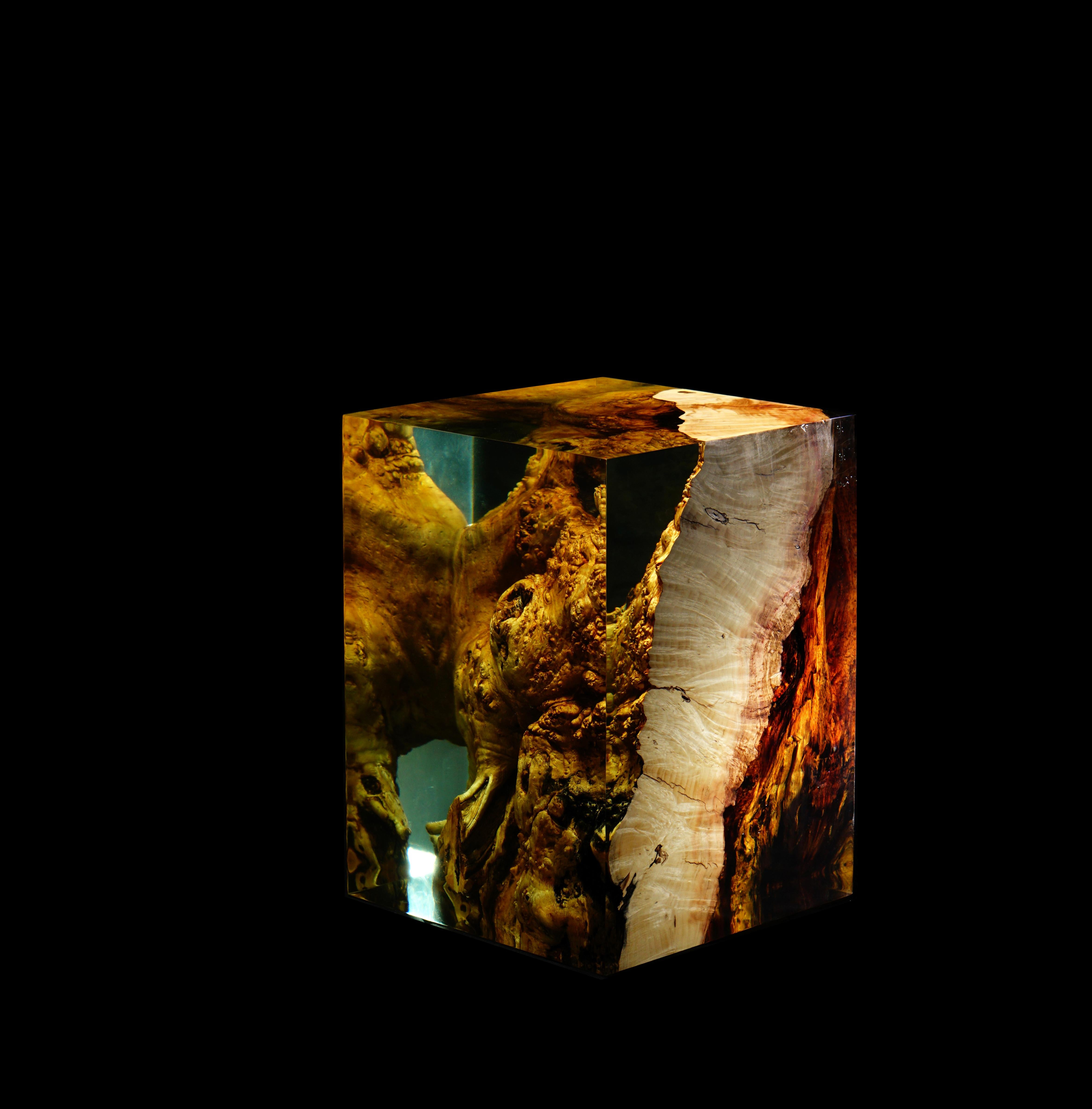 Neri Cube Kristallklarer Harz Beistelltisch (Türkisch) im Angebot
