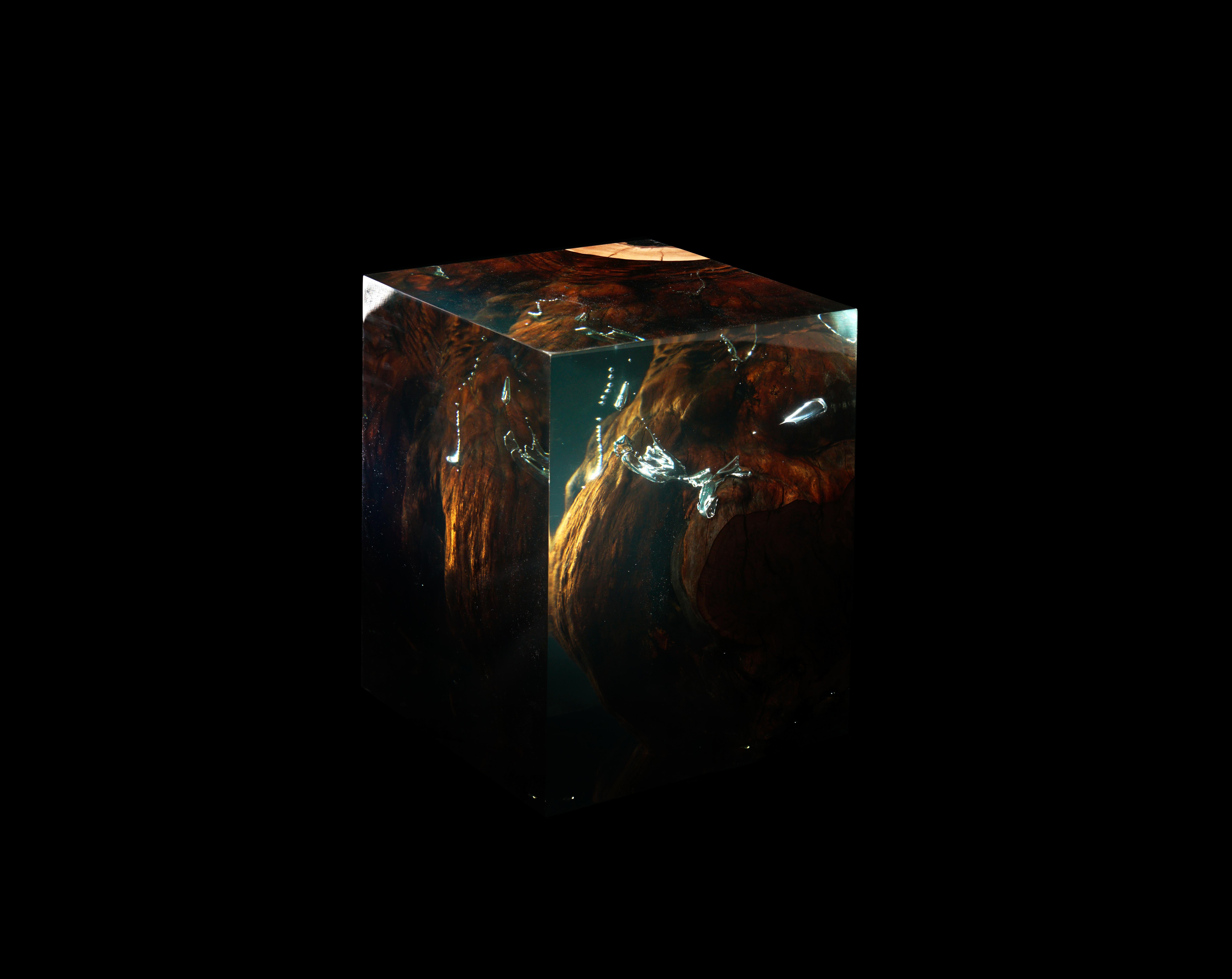 Neri Cube Kristallklarer Harz Beistelltisch (21. Jahrhundert und zeitgenössisch) im Angebot
