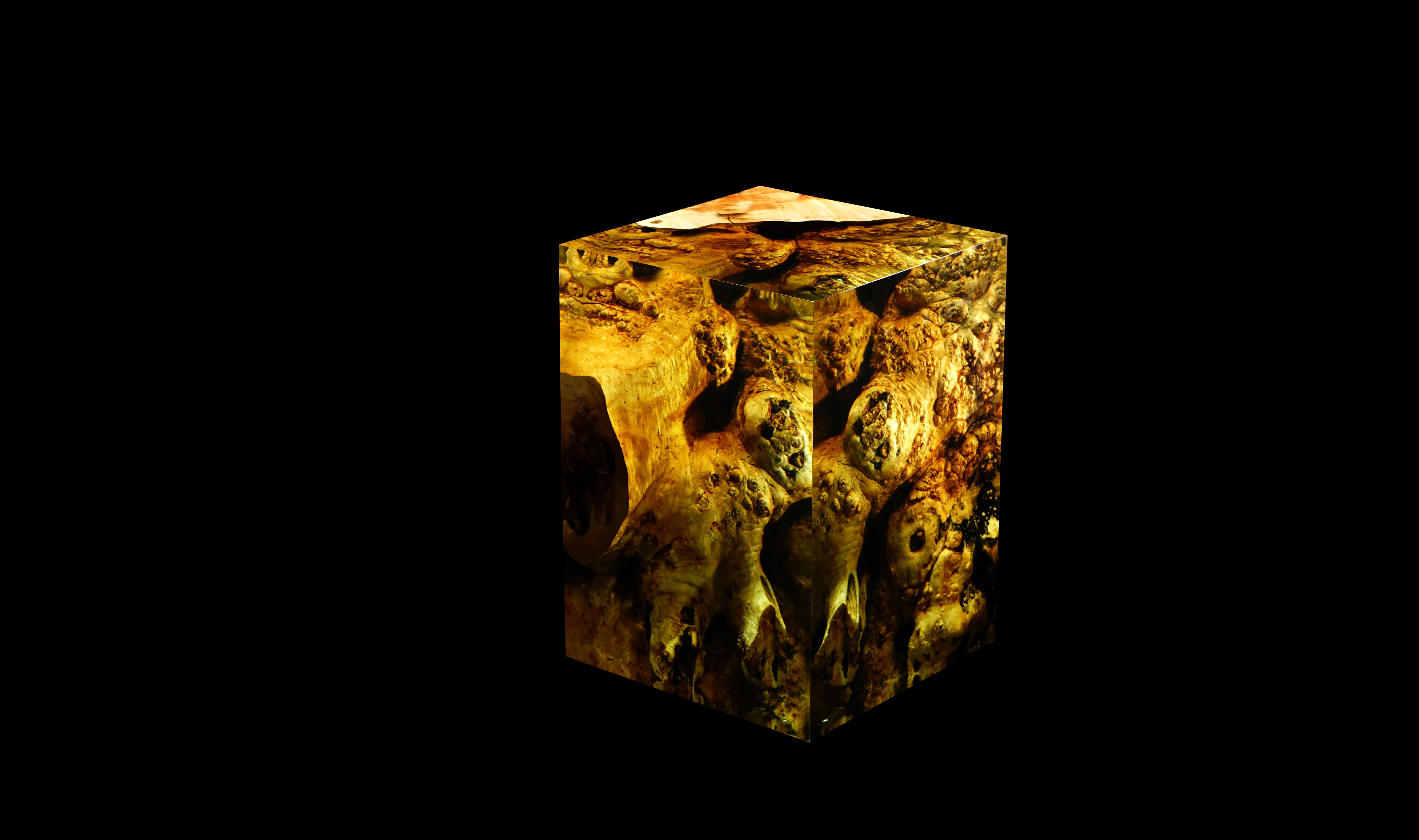 Neri Cube Kristallklarer Harz Beistelltisch im Angebot 1