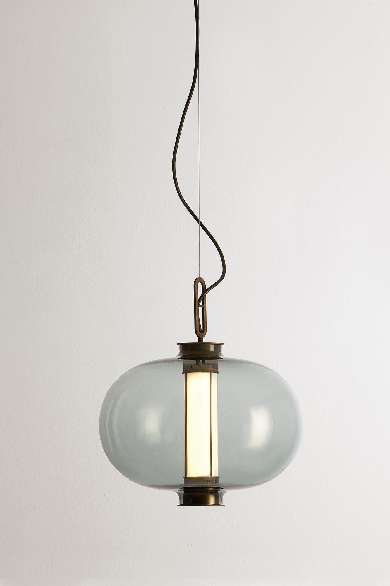 BAI T MA MA 

Suspension lamp, model BAI T MA MA, designed by Neri & Hu in 2014. 
Manufactured by Parachilna. 

This collection is inspired by traditional Chinese lanterns. This version however, is a sophisticated one. Made of an aged bronze