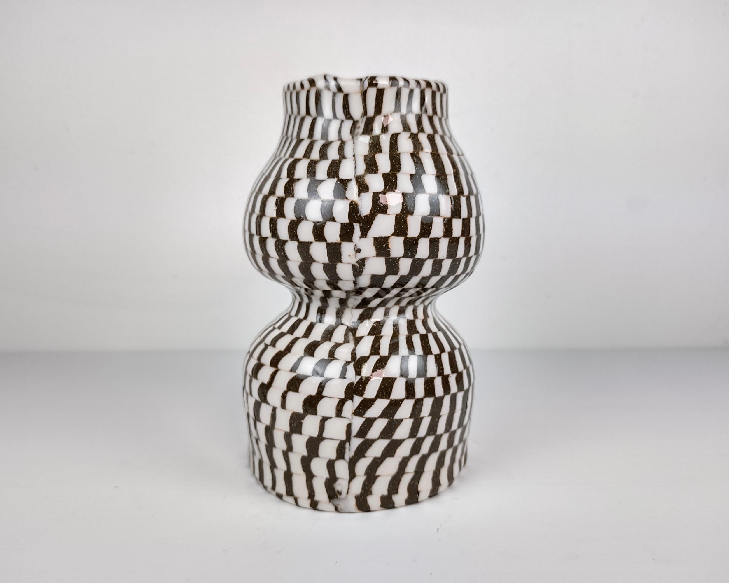 Vase moderne organique pincé à carreaux Nerikomi, fait à la main, par Fizzy Ceramics  Neuf - En vente à Hawthorne, CA