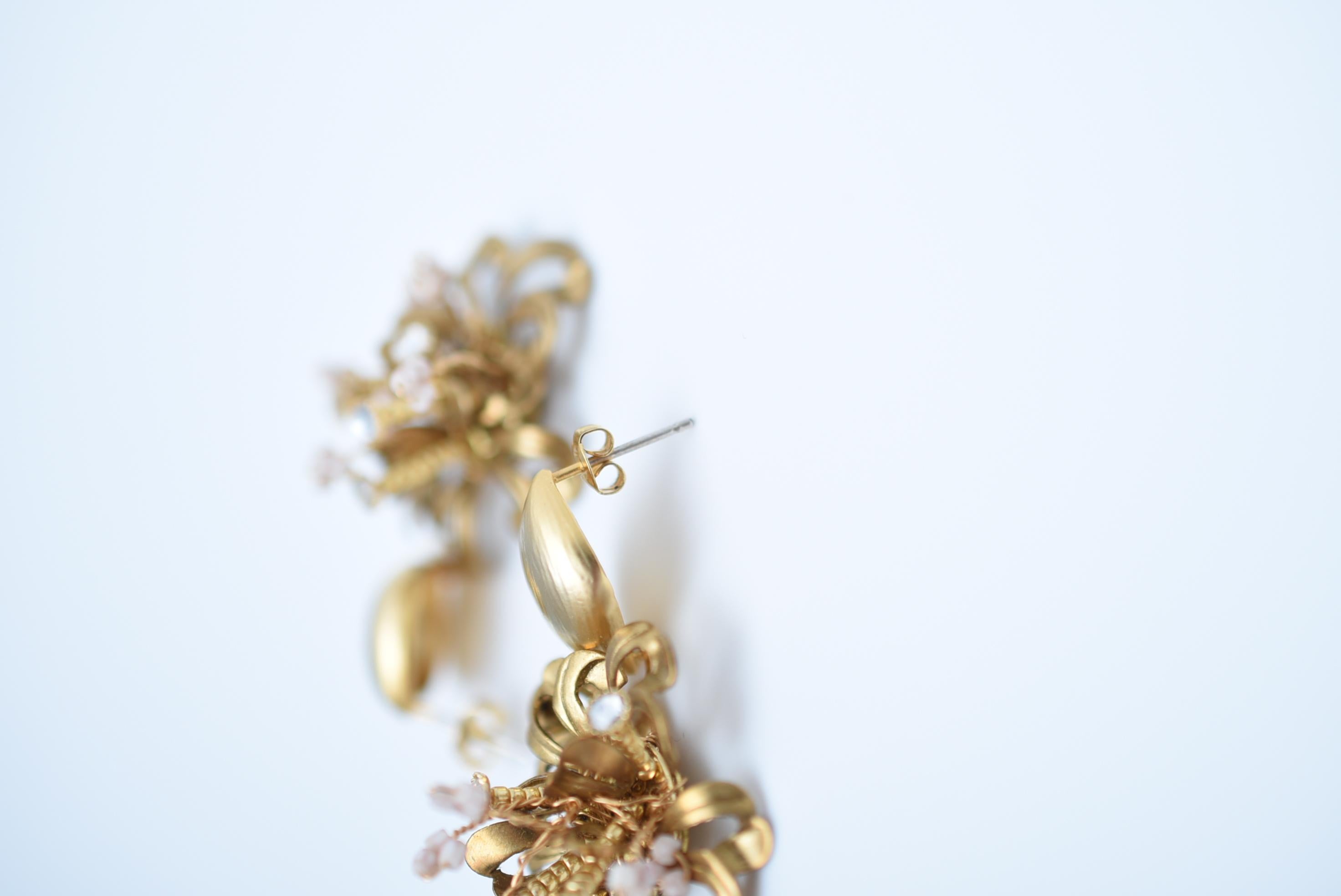 nerine bouquet earring  / vintage jewelry , 1970's vintage parts In New Condition For Sale In Sammu shi, JP