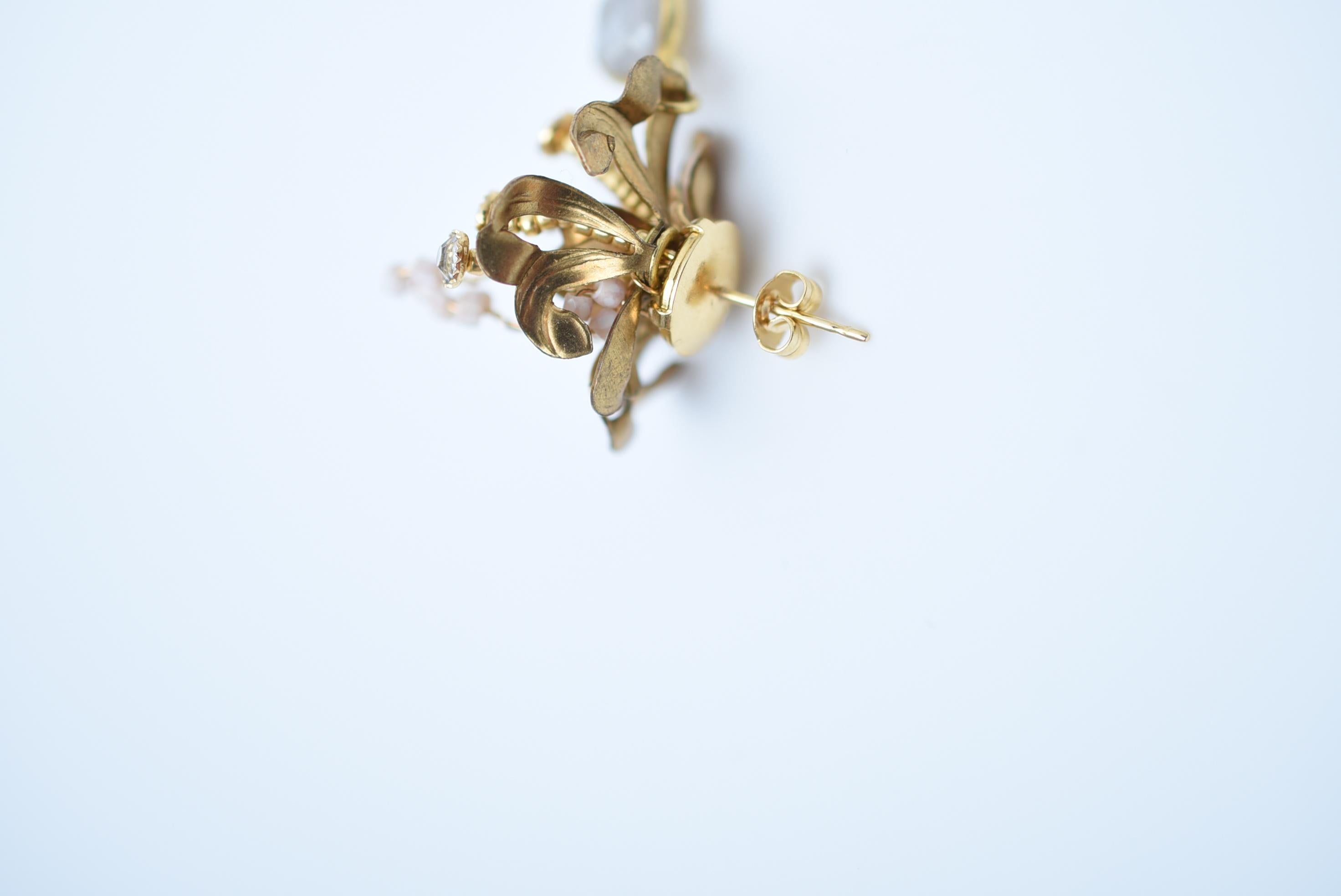 Women's nerine flower earring  / vintage jewelry , 1970's vintage parts For Sale