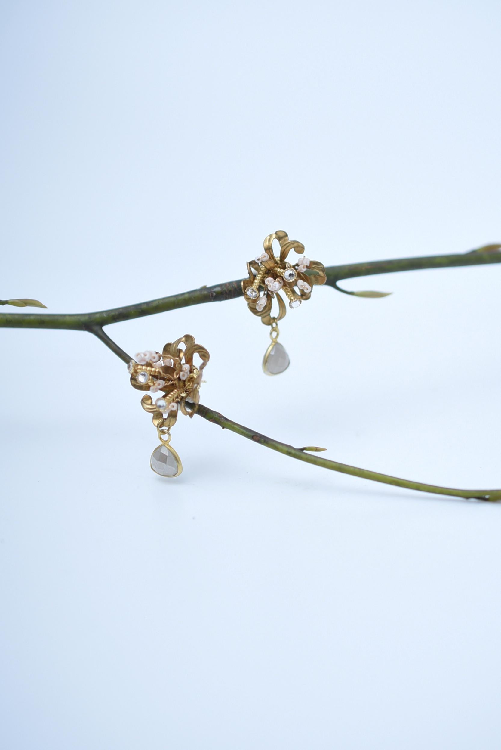 nerine flower earring  / vintage jewelry , 1970's vintage parts For Sale 1