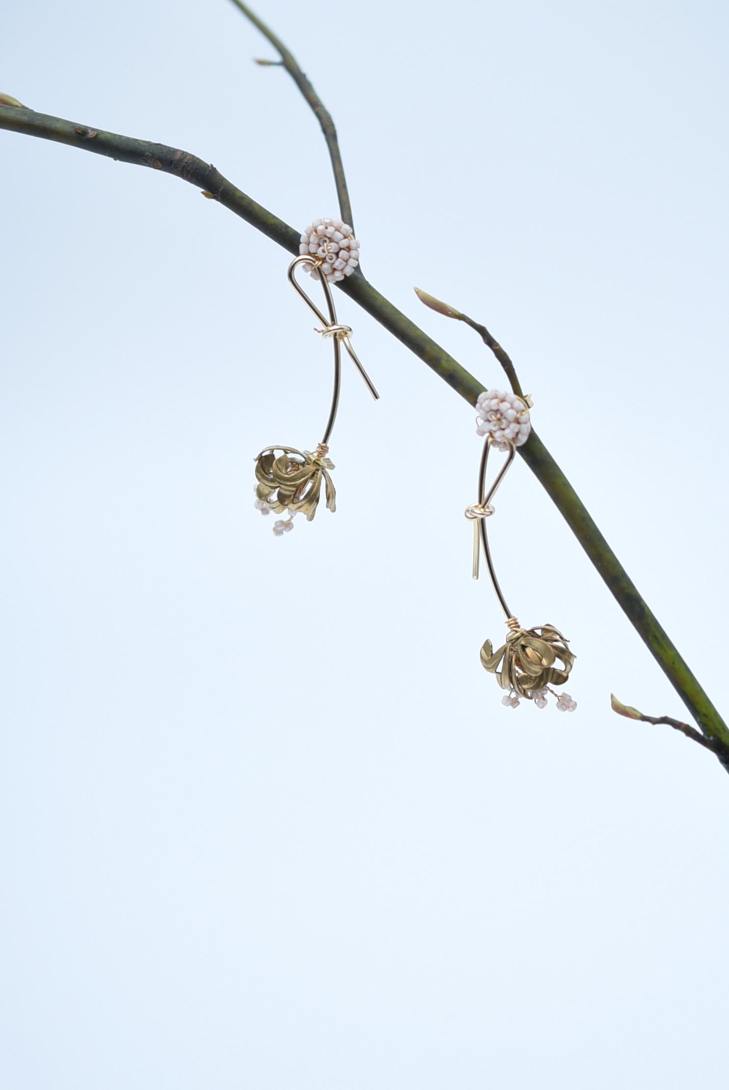 nerine ribbon earring / vintage jewelry , 1970's vintage parts For Sale 2