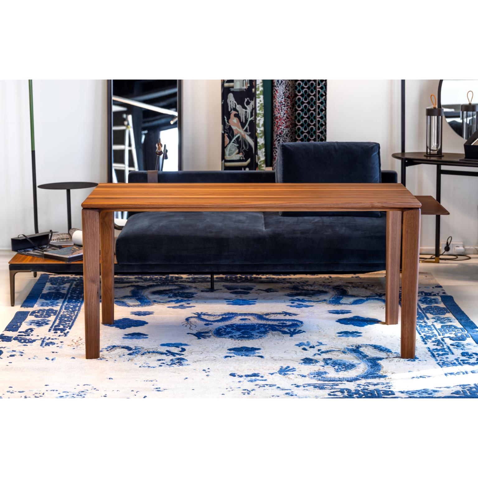 Table de salle à manger Nero par KV Design
Unique en son genre
Dimensions : D 80 x L 160 x H 77 cm.
MATERIAL : Bois de noyer américain.

Tous les produits sont fabriqués sur mesure en 1 exemplaire unique. Veuillez nous contacter.

La table de salle