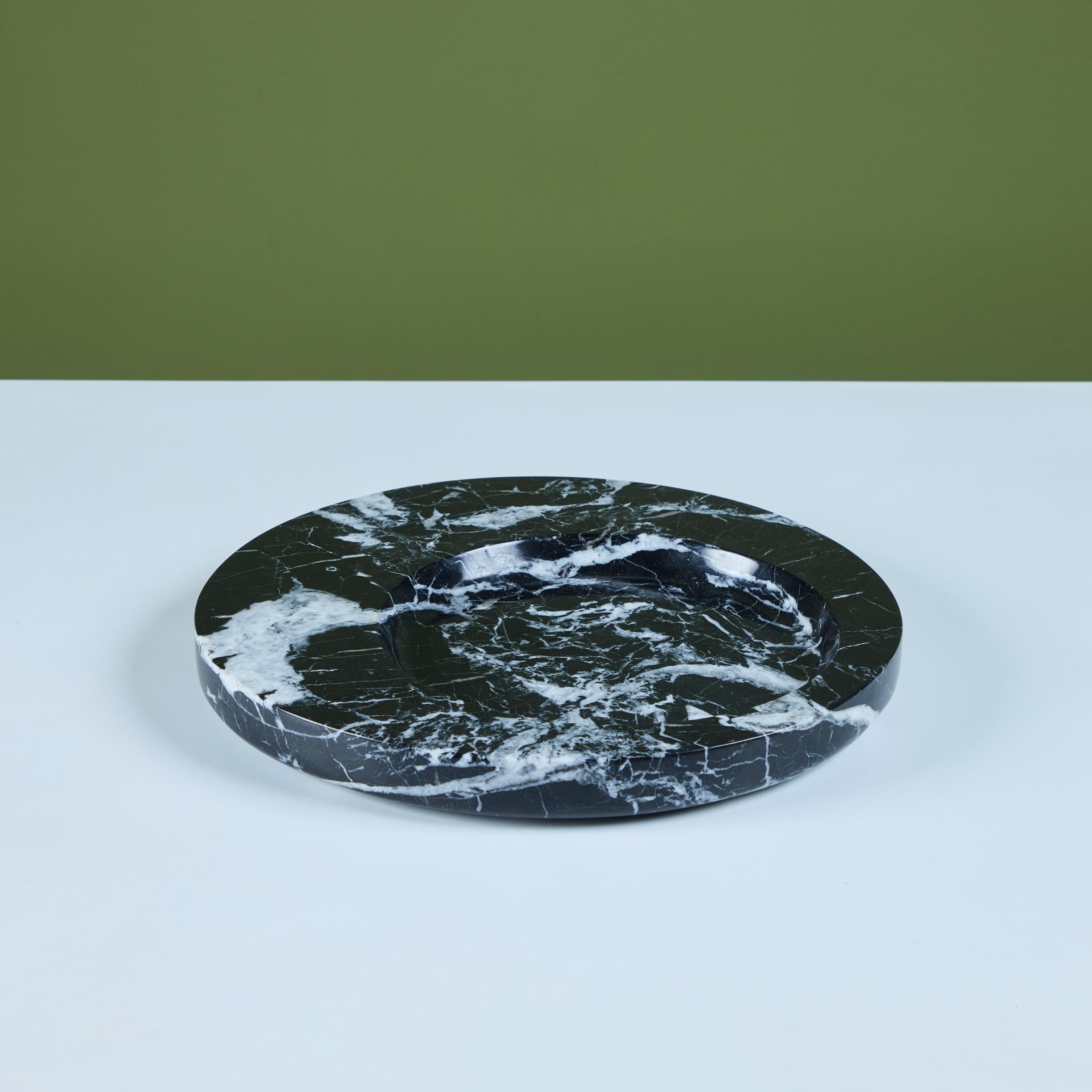 Plat en marbre Nero Marquina Bon état - En vente à Los Angeles, CA