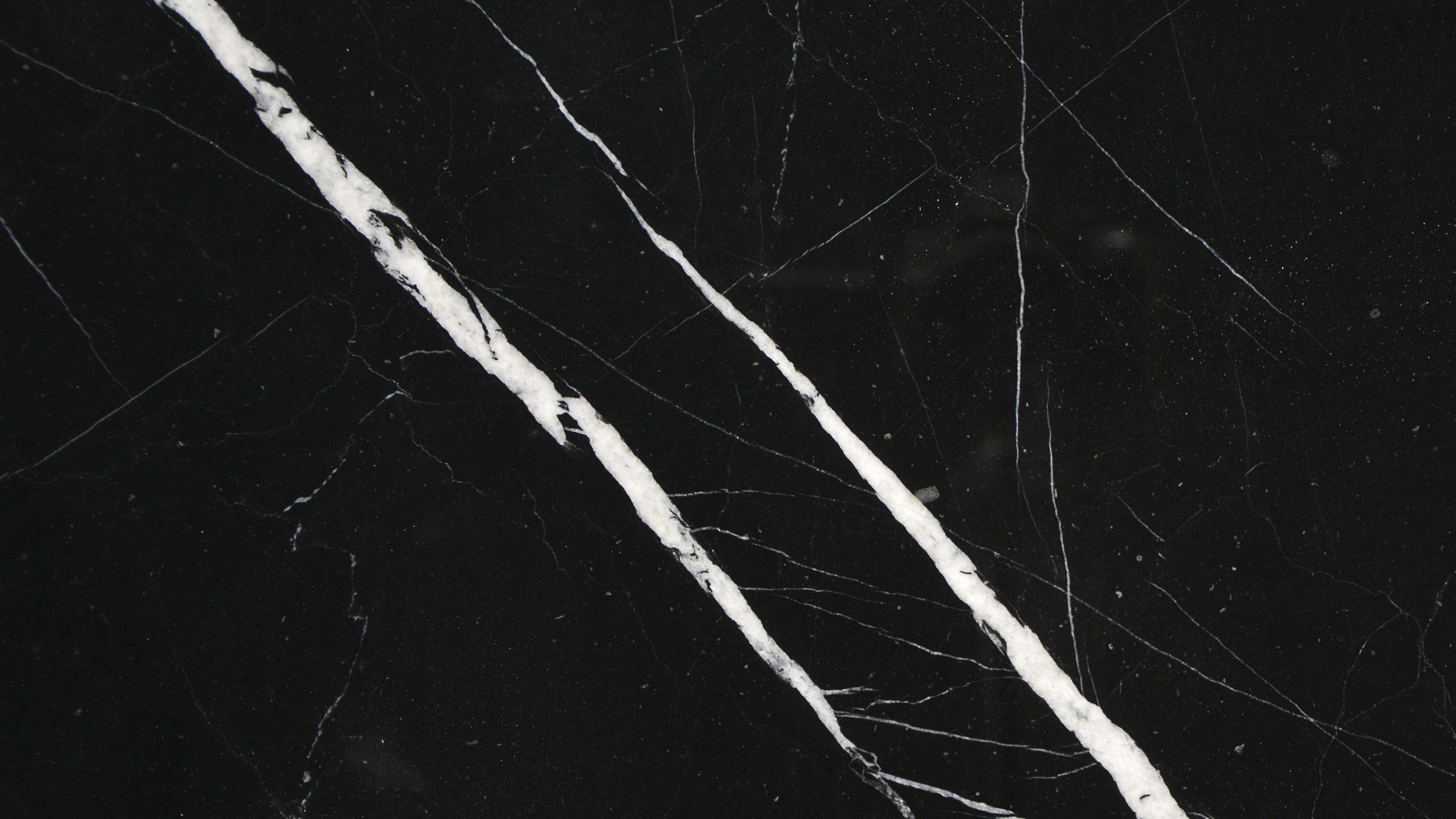 Fatto a mano Vaso in marmo Nero Marquina in vendita