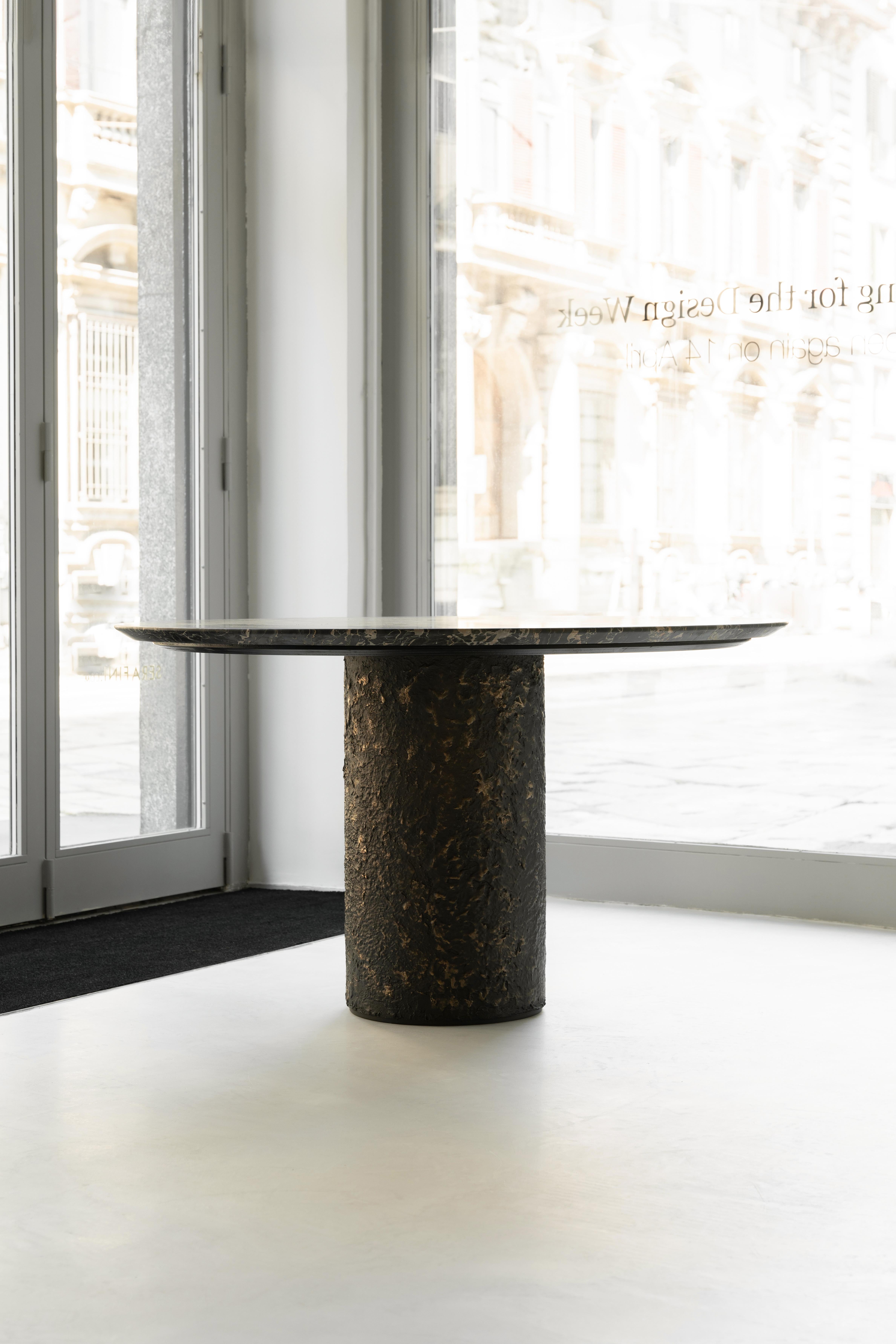 italien Table de salle à manger en bronze Nero Portoro par Serafini en vente
