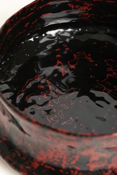 Urushi Natural Red and Black Lacquer Nero Vase - Low by Alexander Lamont