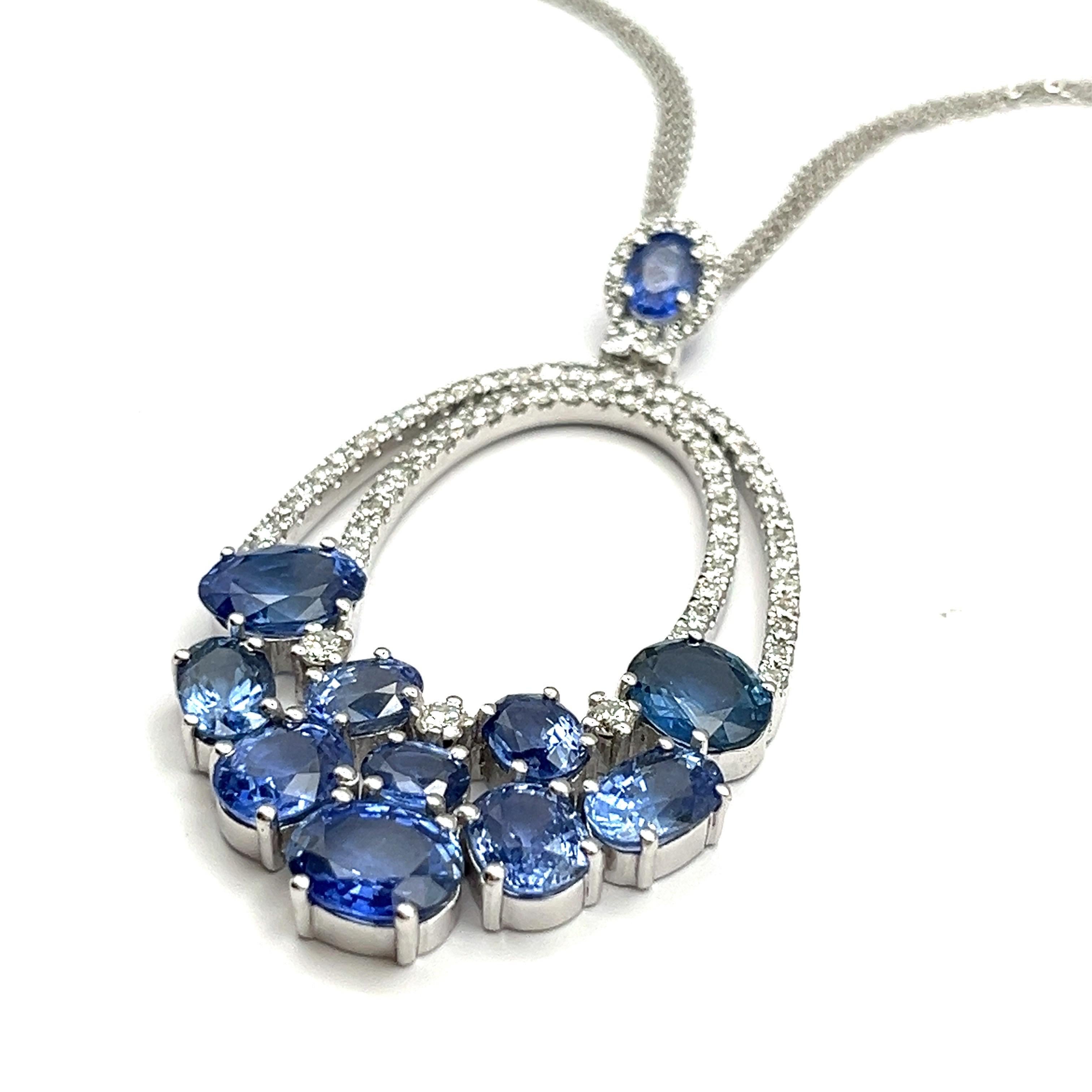 Contemporaneo Neroessa Collana Princess of Blue in oro bianco 18 carati con zaffiro e diamante in vendita