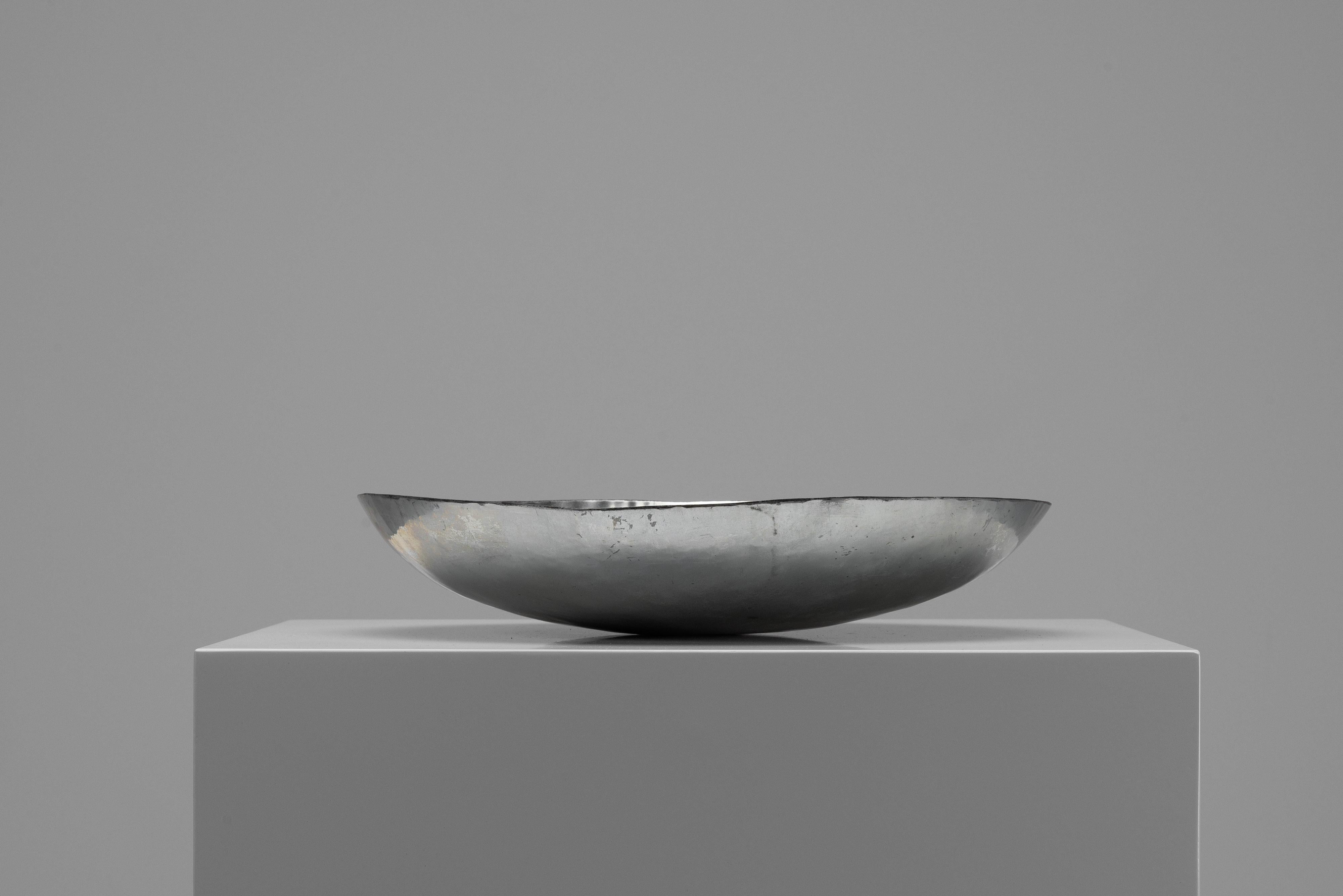 Nerone e Patuzzi etched aluminium bowl Italy 1975 In Good Condition In Roosendaal, Noord Brabant