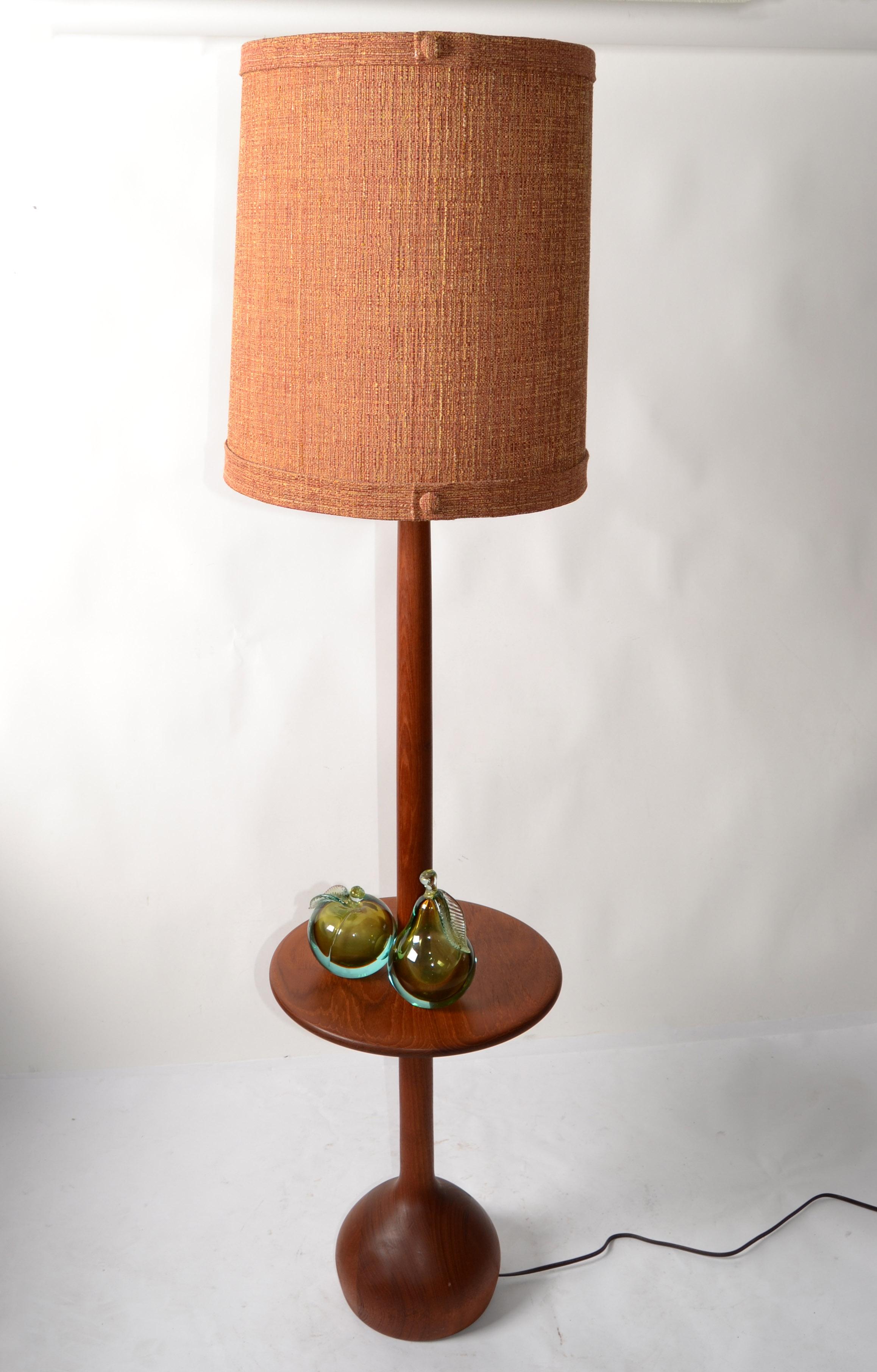 American Nessen Lighting Style Turned Walnut Floor Lamp Mid-Century Modern Fabric Shade For Sale
