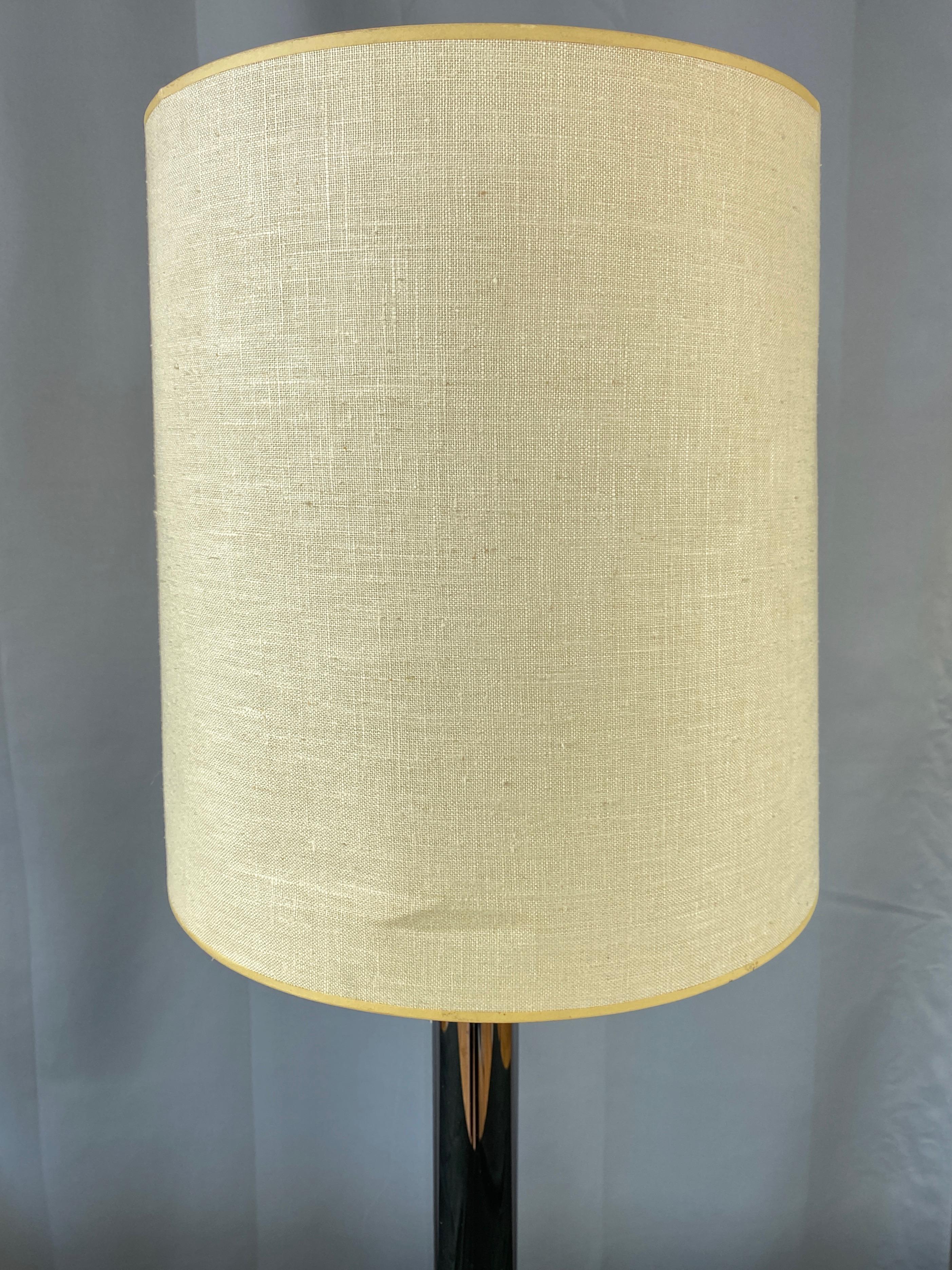 Nessen Tall Minimalist Chrome Table Lamp with Original Shade, c. 1970 For Sale 5