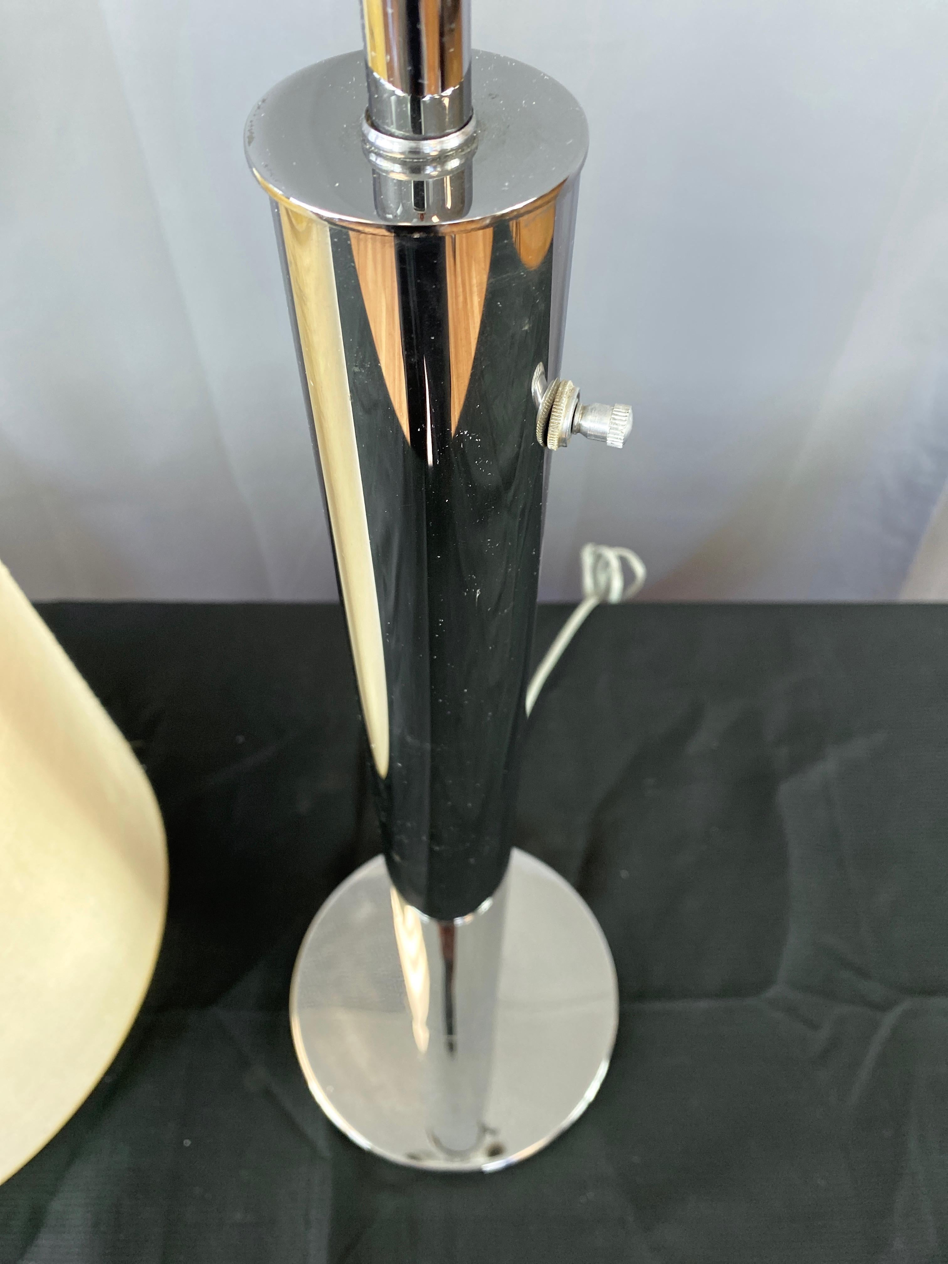 Nessen Tall Minimalist Chrome Table Lamp with Original Shade, c. 1970 In Good Condition For Sale In San Francisco, CA