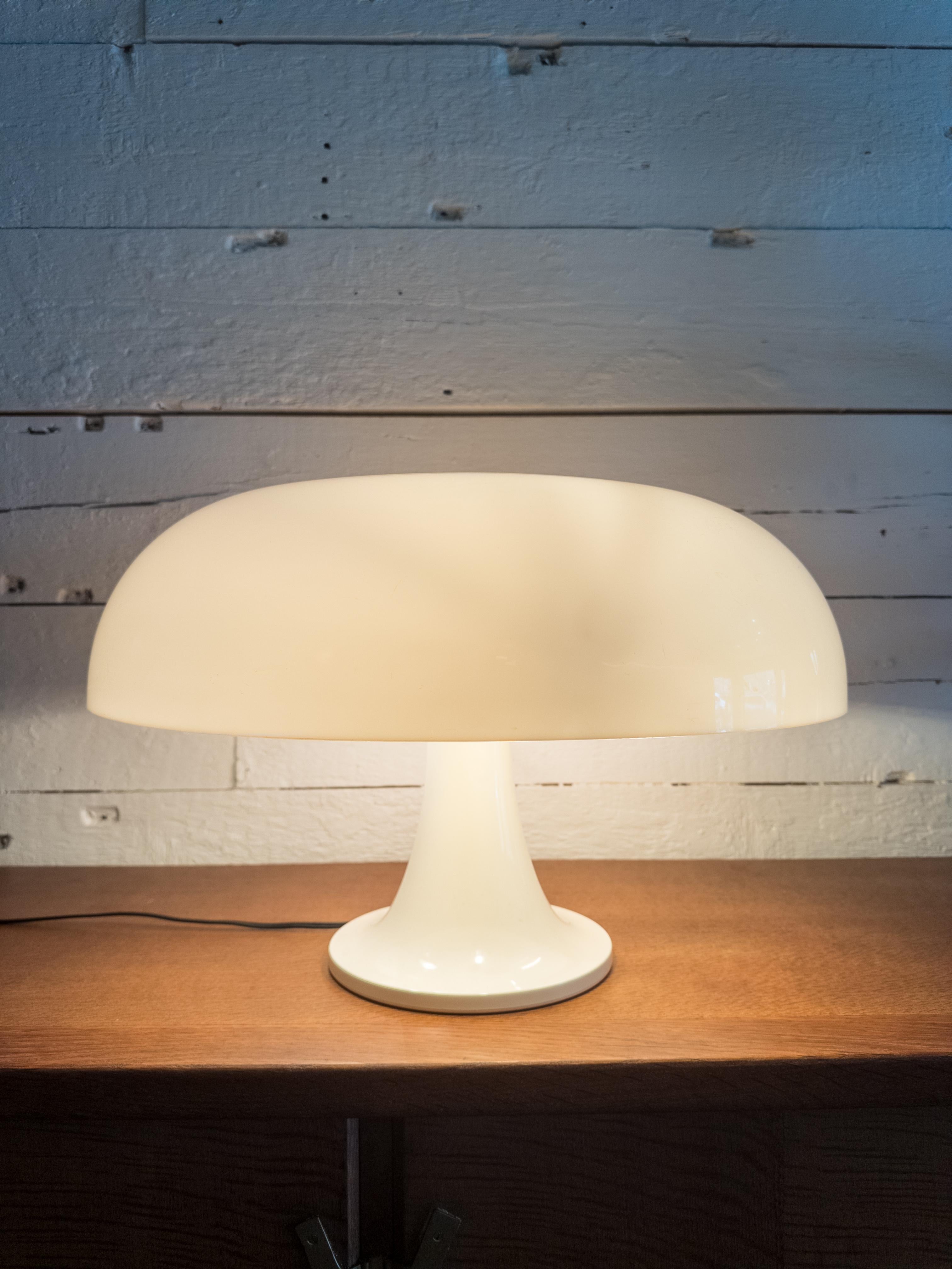 Lámpara de mesa Nesso de Giancarlo Mattioli para Artemide, años 80 Italiano en venta