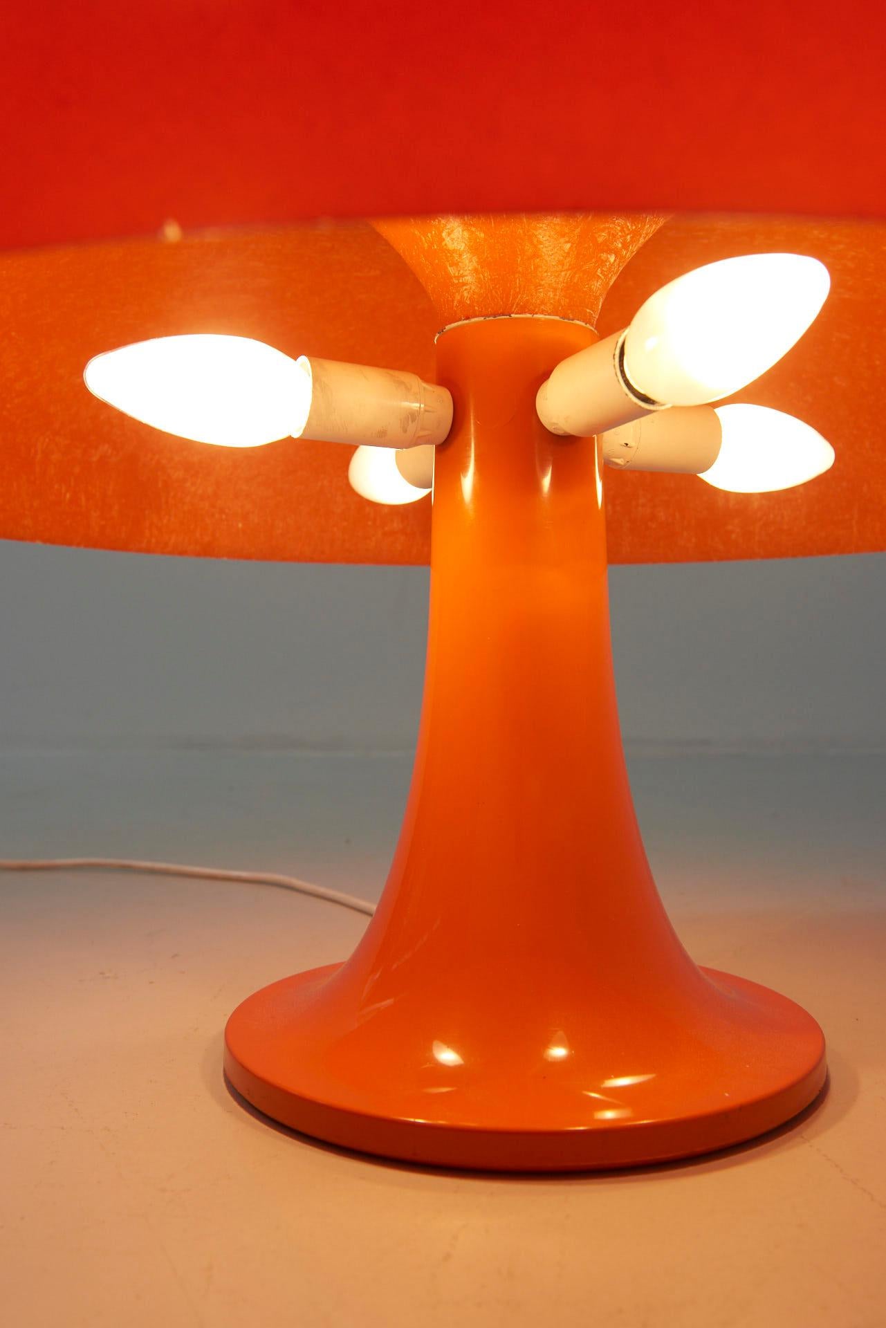 Nesso Table Lamp by Giancarlo Mattioli for Artemide In Good Condition In Antwerpen, BE