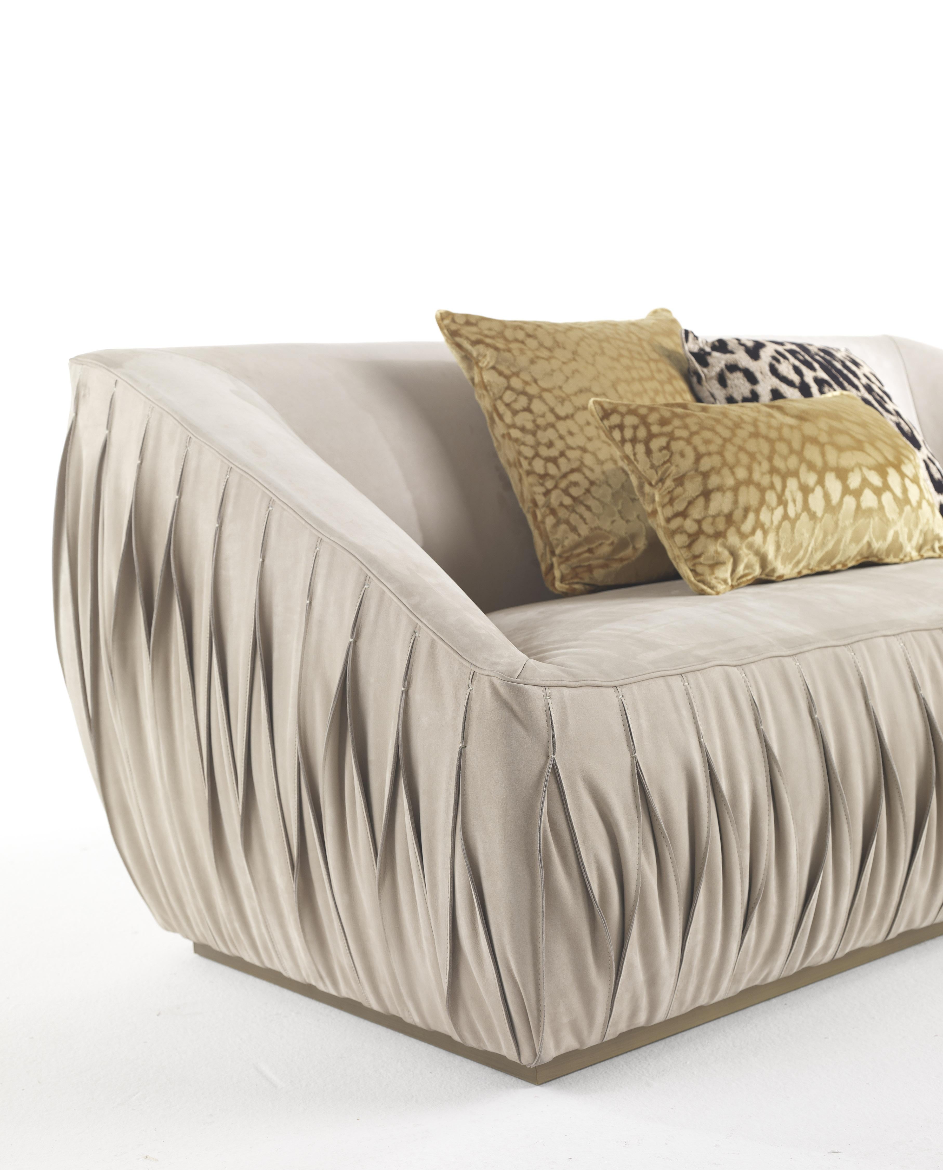 Modern 21st Century Nest 2-Seater Sofa in Leather by Roberto Cavalli Home Interiors For Sale