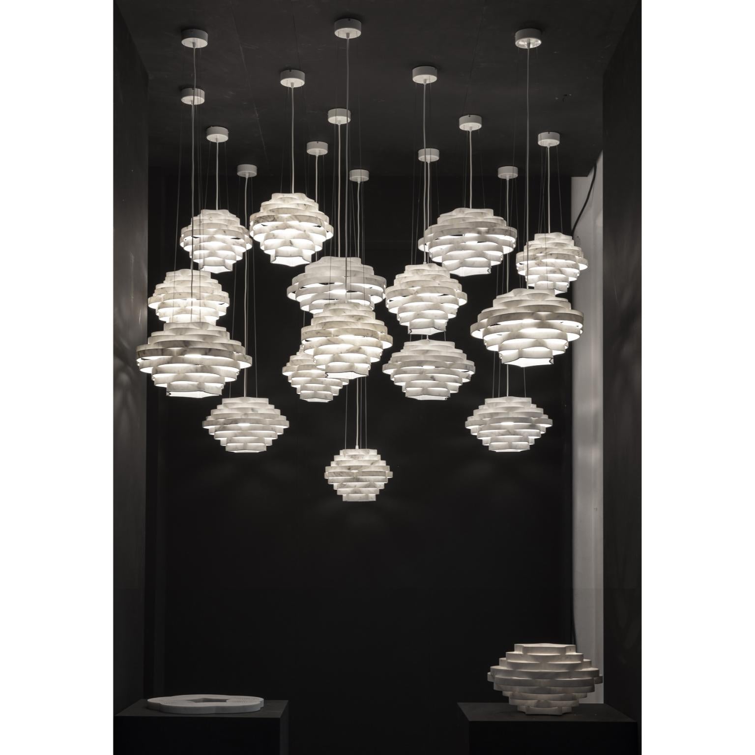 Nest LN2 Decorative Hanging Lamp in White Carrara Marble by Bufalini Marmi In New Condition For Sale In Geneve, CH