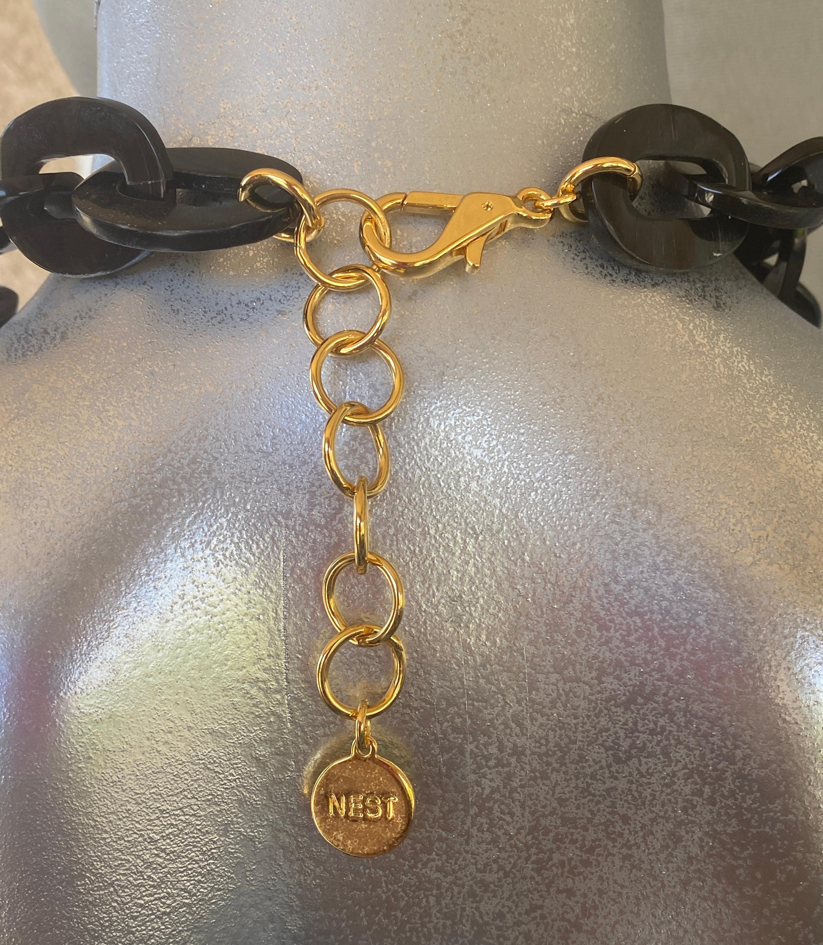 Collana di Nest NY in ottone e nero di Palm Springs Socialite in vendita 8