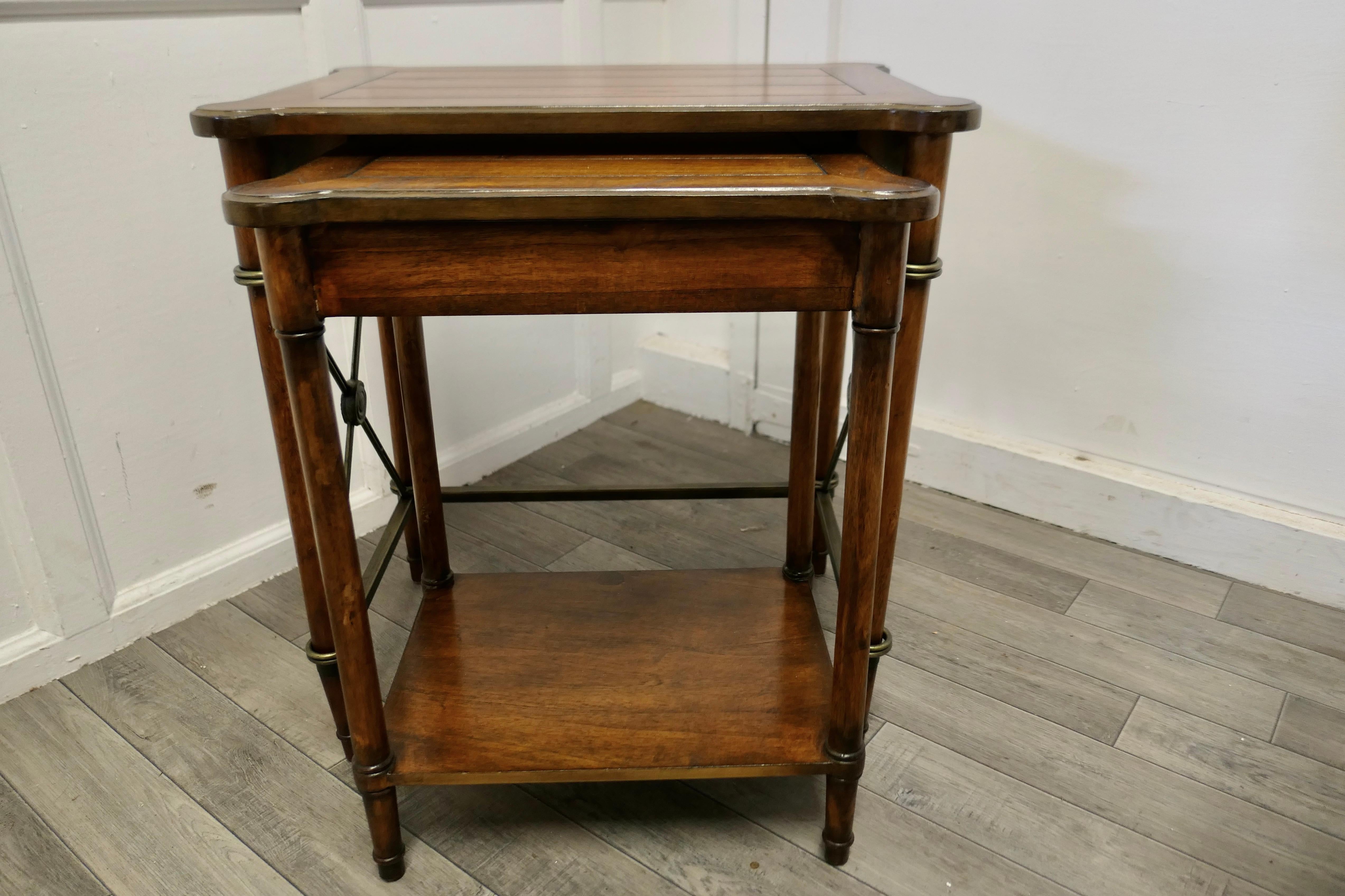 Mid-20th Century Nest of 2 Regency Style Walnut and Brass Occasional Tables For Sale