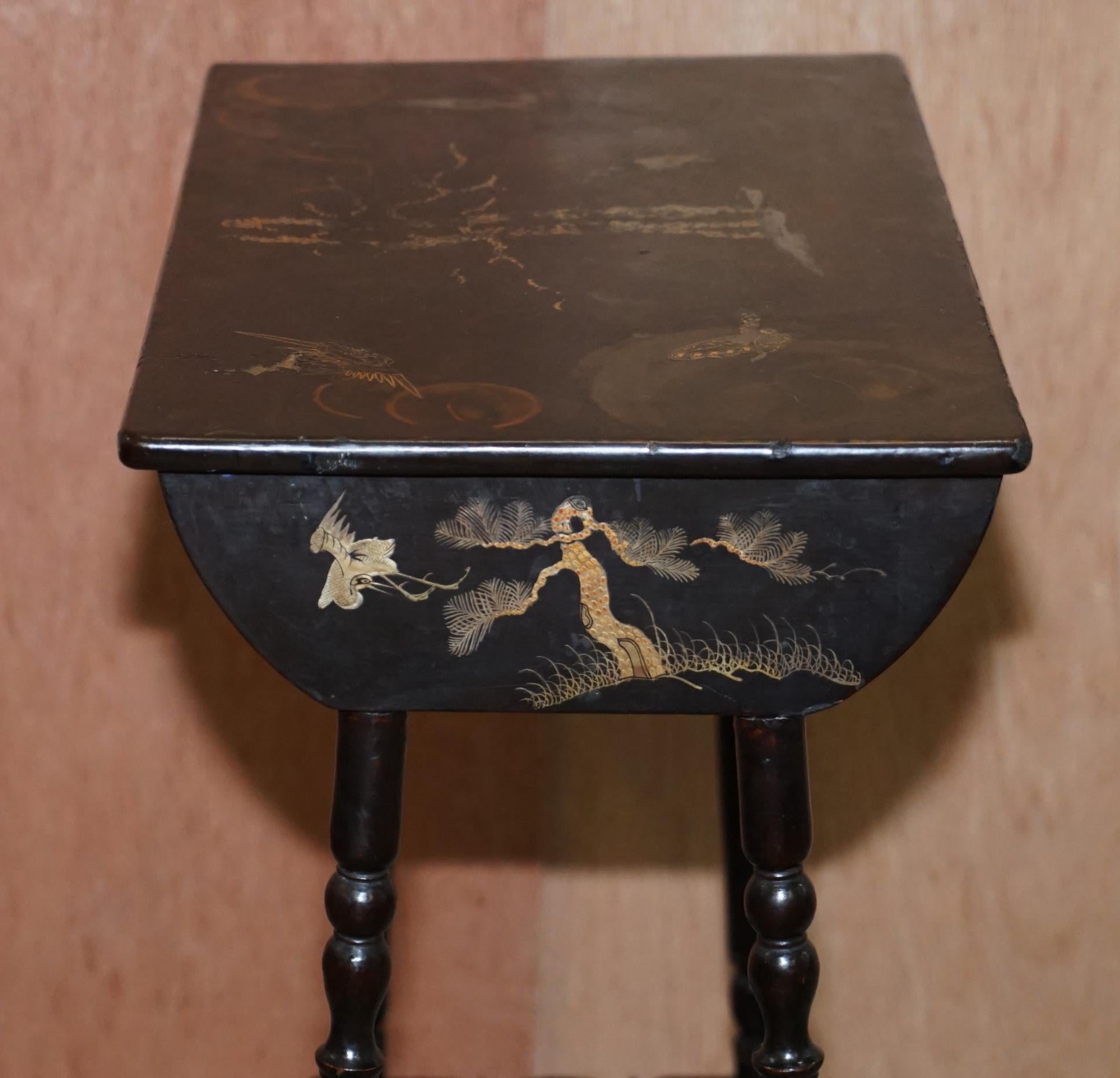 Nest of Four circa 1900 Chinese Chinoiserie Lacqurered Tables Hand Painted For Sale 2