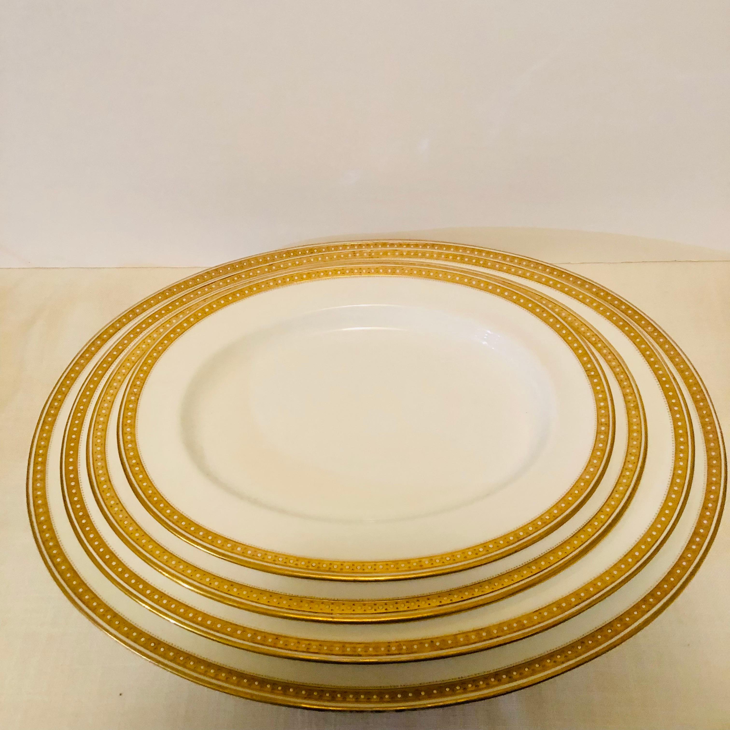 Nest of Four Spode Copeland Serving Platters With Gold Border and White Jeweling In Good Condition In Boston, MA