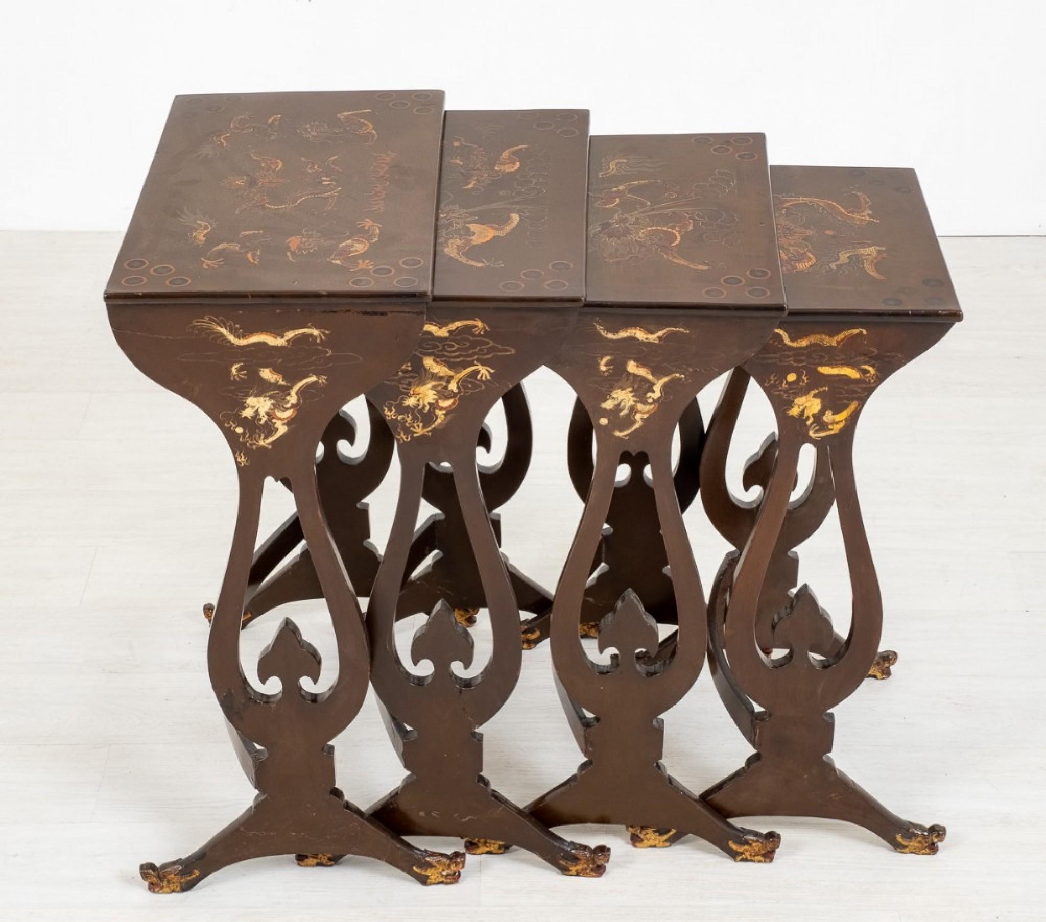 Ein Paar Tische, antiker Chinoiserie-Quaret-Beistelltisch (Frühes 20. Jahrhundert) im Angebot