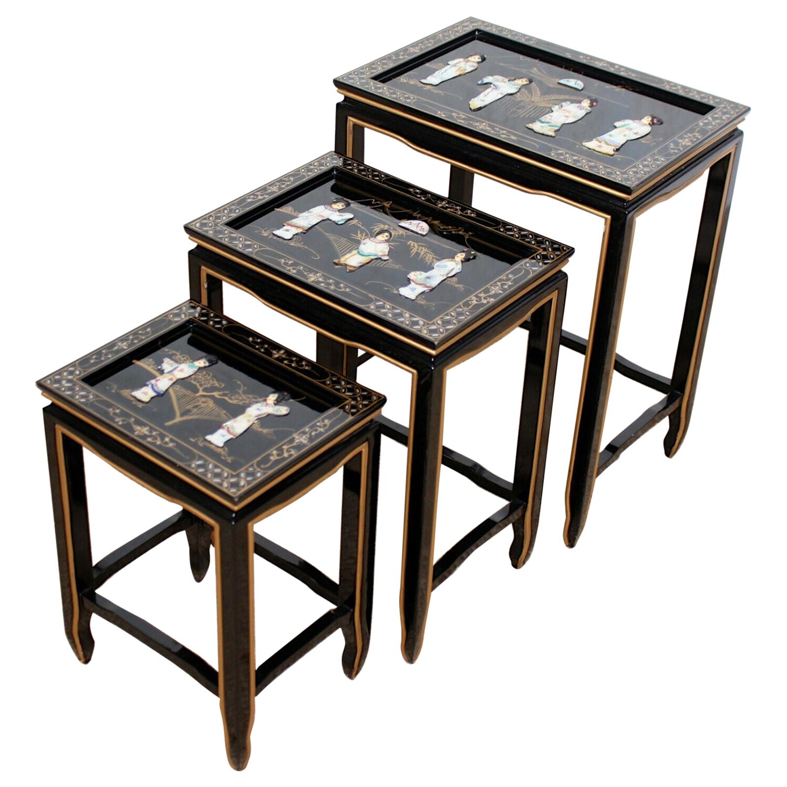 Nest of Tables Japanese Chinoserie Lacquered Ebonised Oriental Asian For Sale