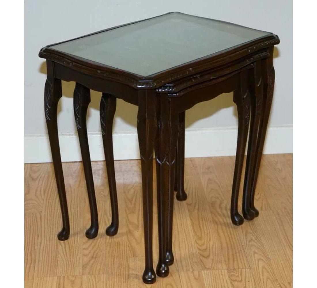 Nest of Tables Queen Anne Style Legs with Green Embossed Leather Top For Sale 2