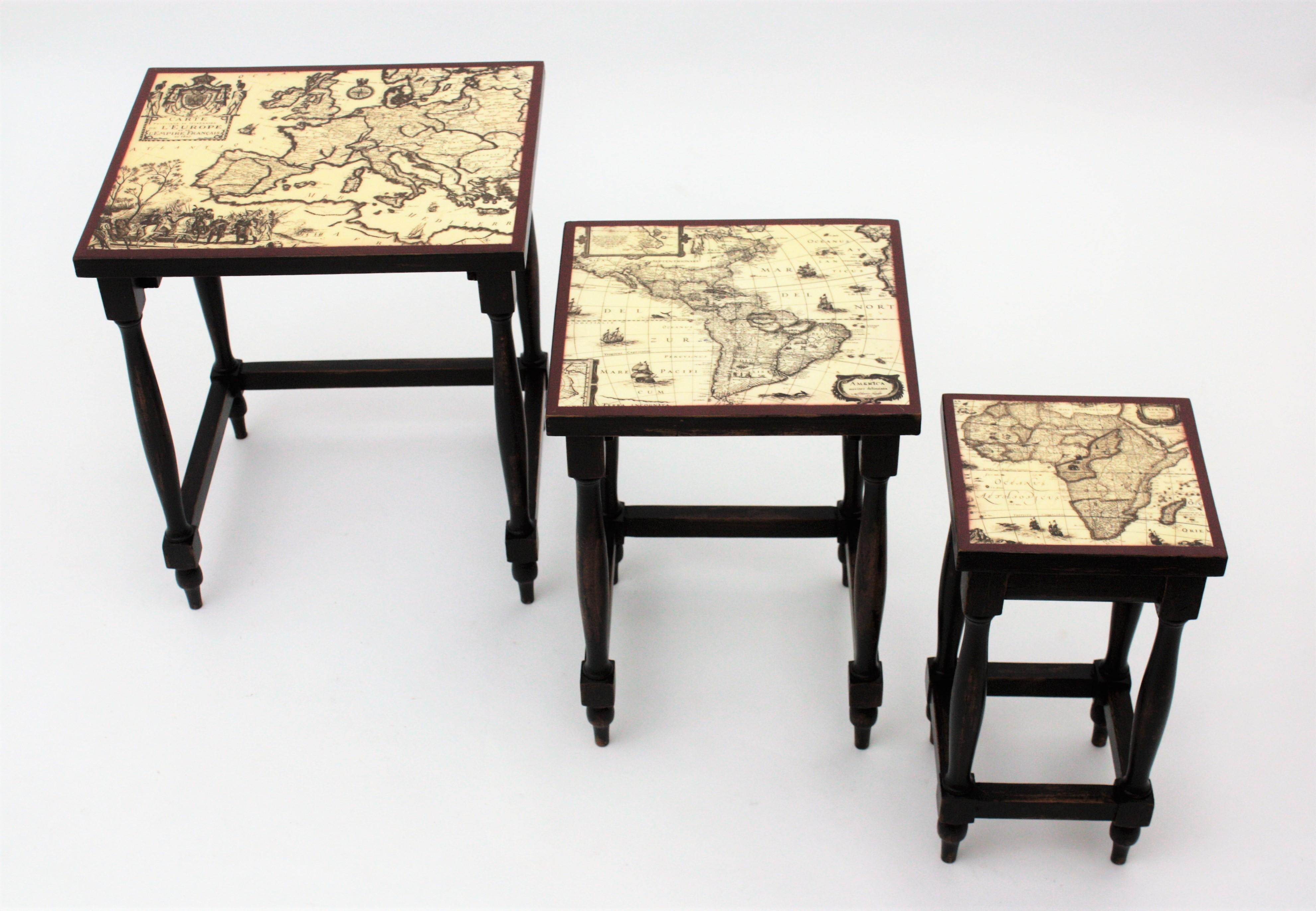 French Nesting Tables in Wood with Maps Tops, 1940s For Sale 3