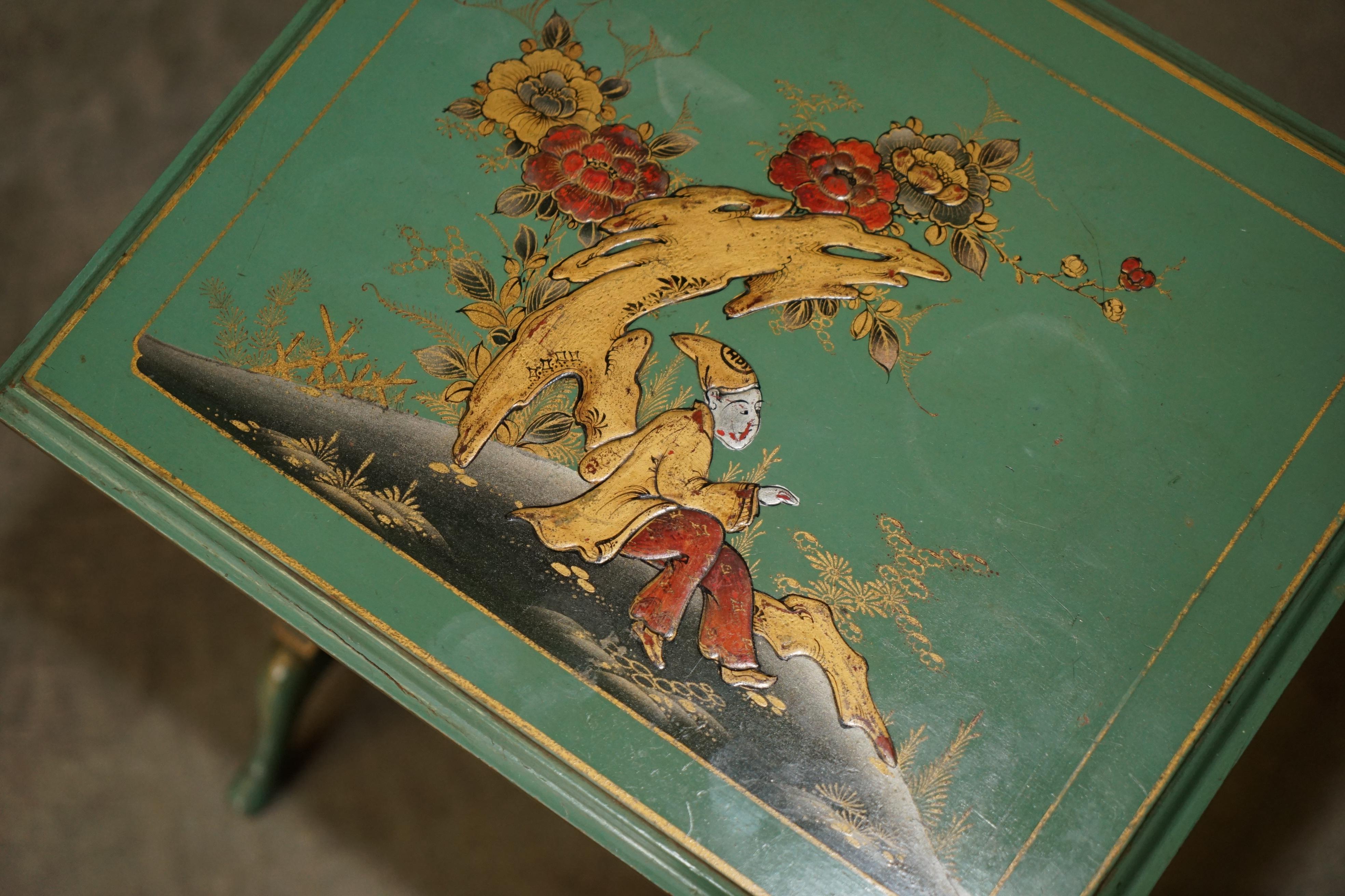 NEST OF THREE ANTIQUE CIRCA 1920 CHINESE CHINOISERIE SiDE TABLES HAND PAINTED For Sale 12