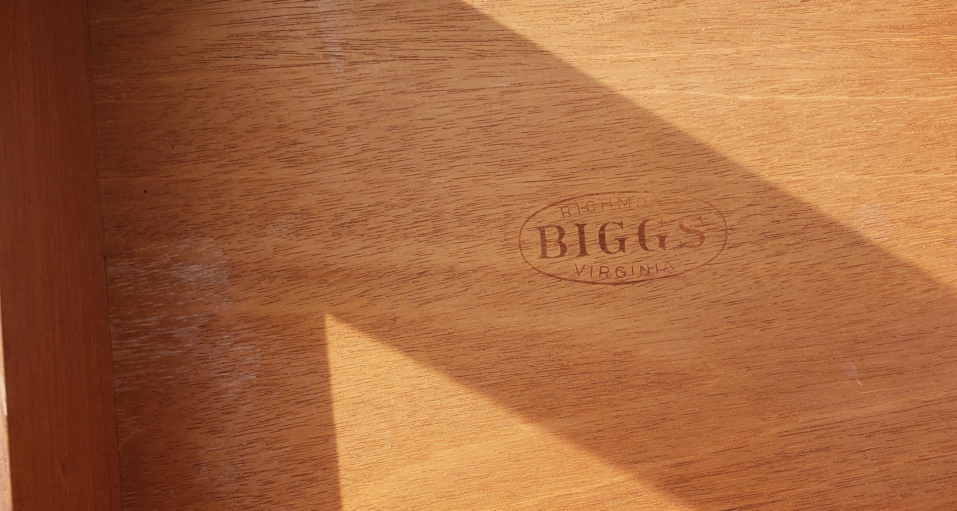 Drei Biggs-Sessel aus Mahagoni und Seidenholz mit Intarsien im Virginia Federal Style im Angebot 5