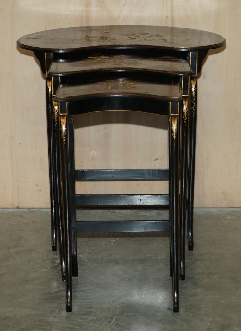 Nest of Three circa 1900 Chinese Chinoiserie Lacqurered Side Kidney