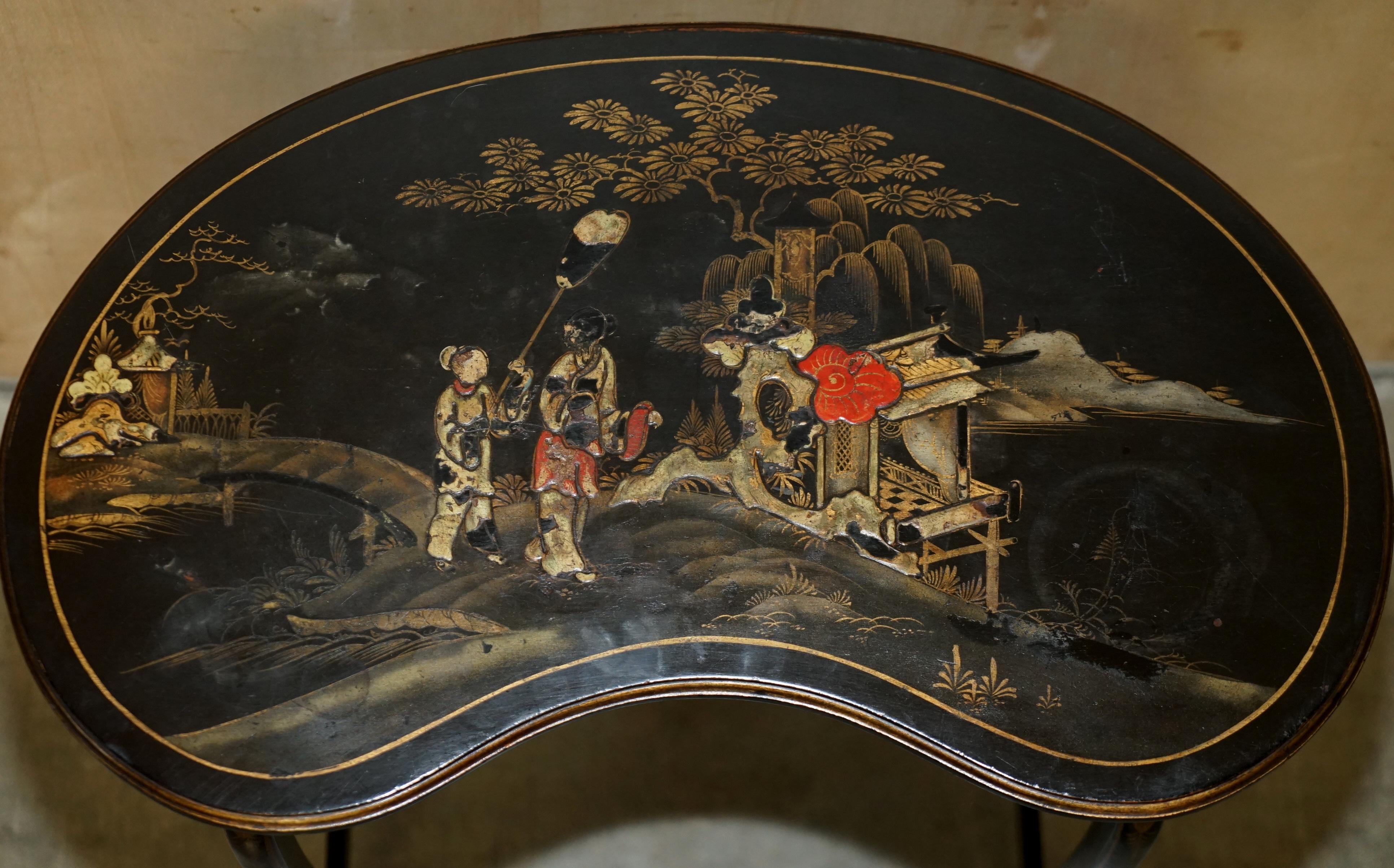 Nest of Three circa 1900 Chinese Chinoiserie Lacqurered Side Kidney Tables For Sale 4