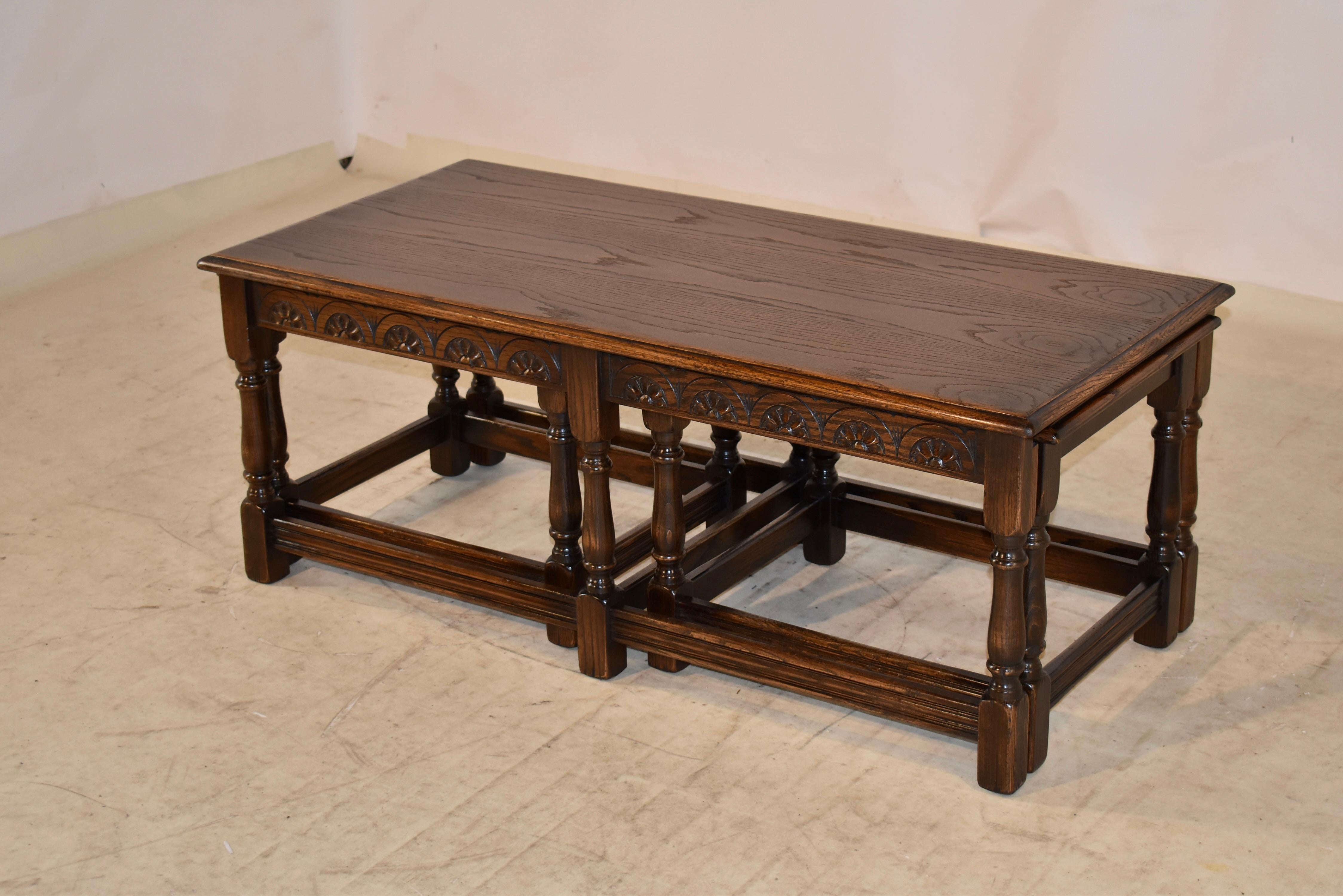 Early 20th Century Nest of Three English Coffee Tables, circa 1920 For Sale