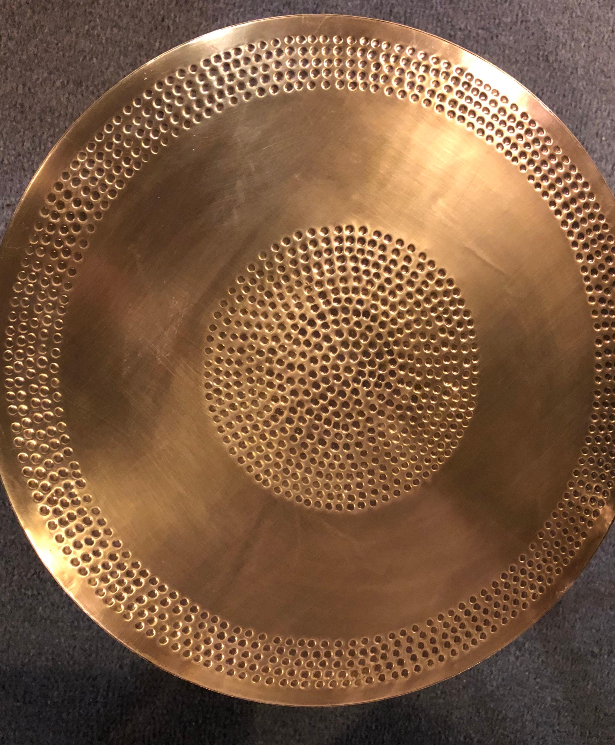 Nest of Three Mid-Century Modern Style Brass Decorative End or Nest of Tables In Good Condition In Stamford, CT
