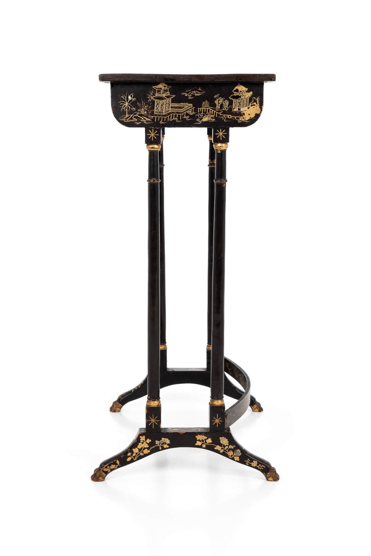 Nest of Three Regency Chinoiserie Gilt And Black Lacquer Tables, circa 1815 For Sale 4