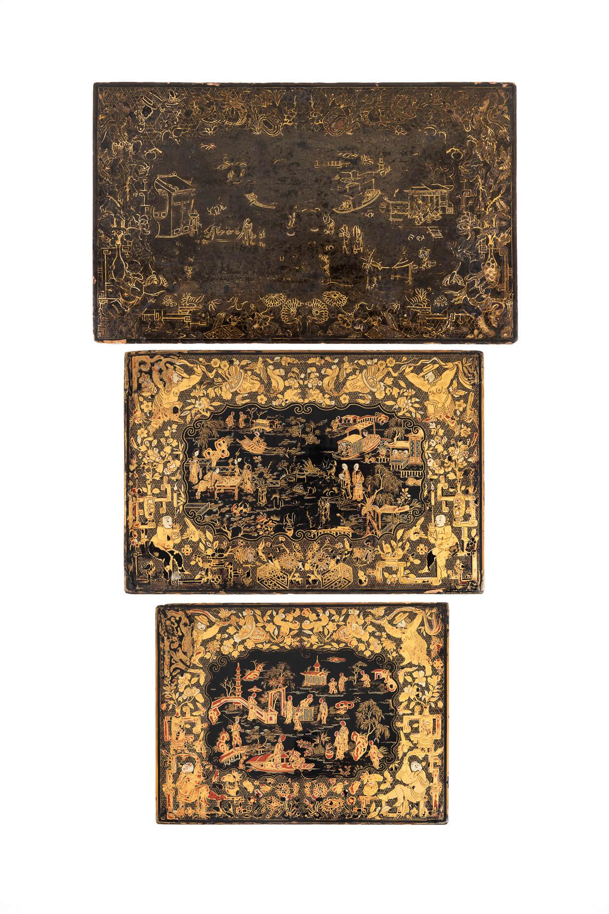 British Nest of Three Regency Chinoiserie Gilt And Black Lacquer Tables, circa 1815 For Sale