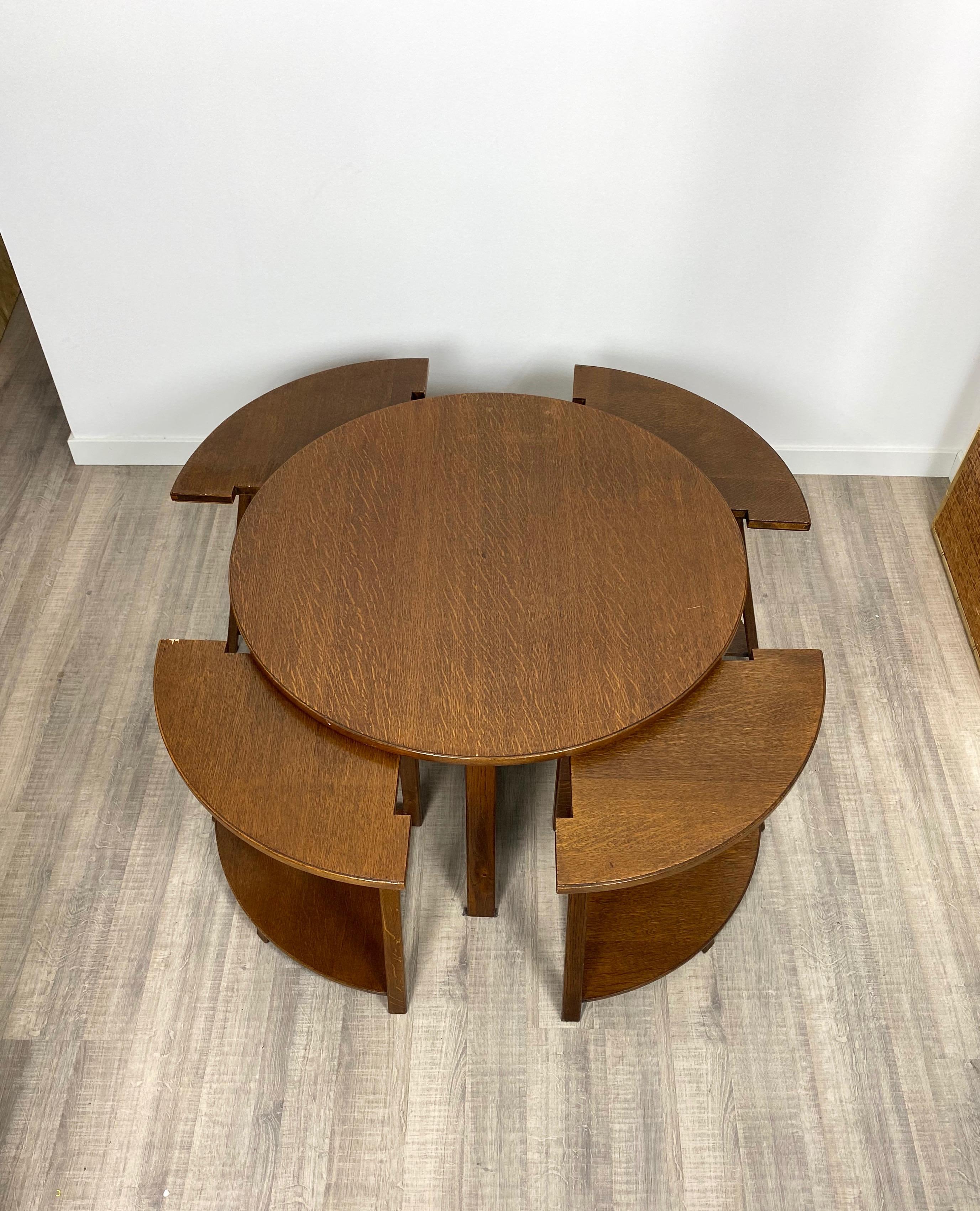 Fünf runde Tische aus Holz, signiert, Italien, 1970er Jahre, Beistelltisch im Zustand „Gut“ im Angebot in Rome, IT