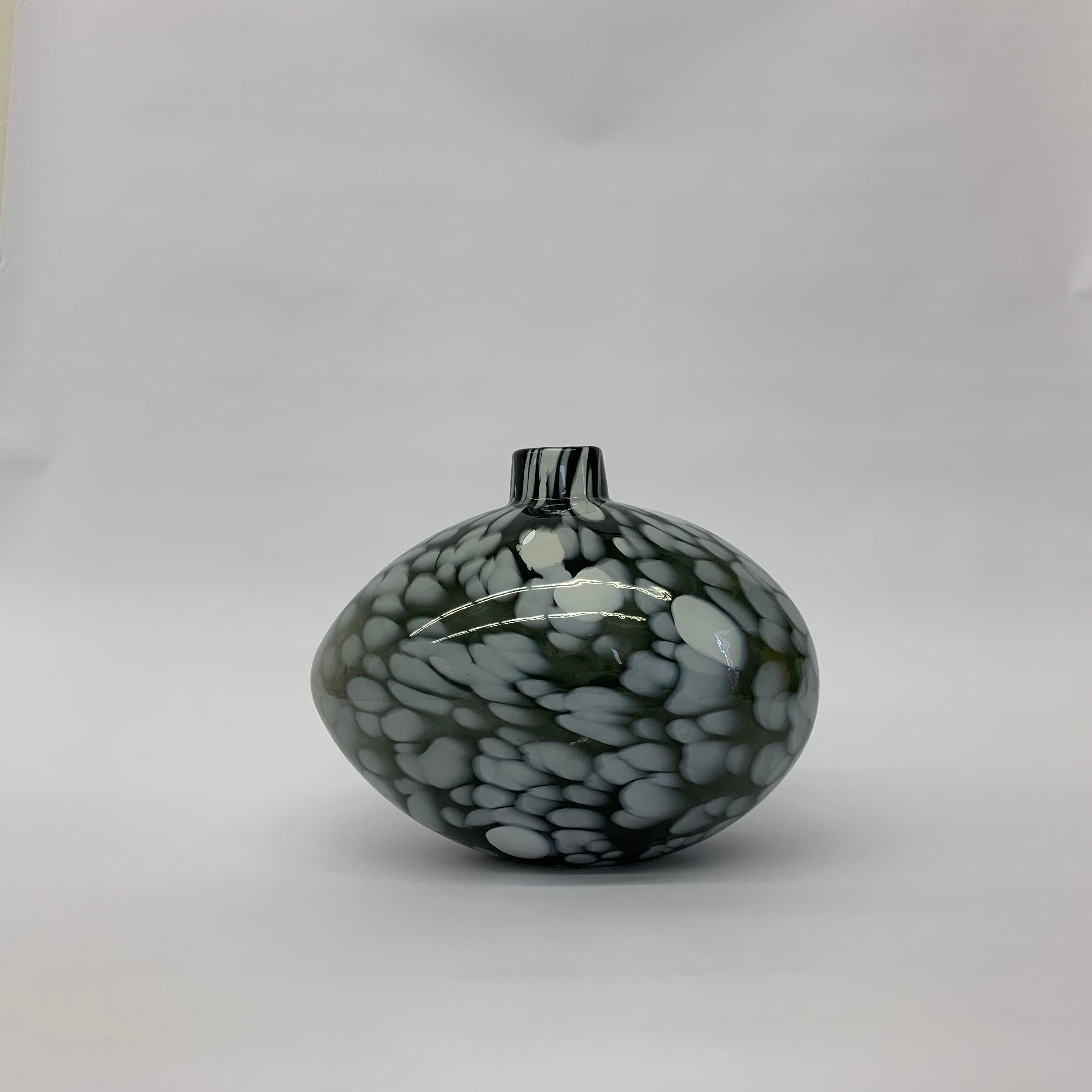 Art Glass Nest vase by Ann Wahlstrom for Kosta boda