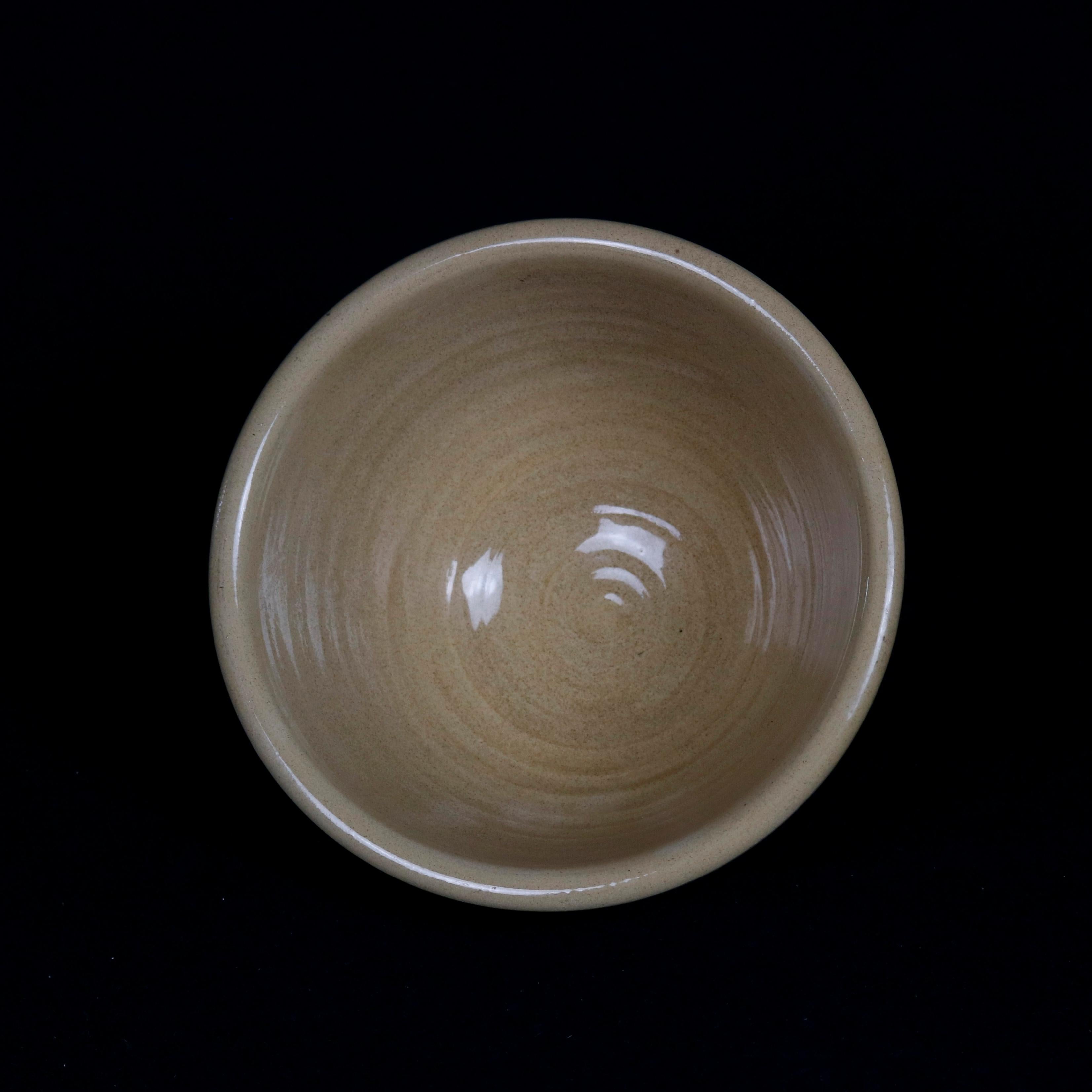 Glazed Nested Set of 3 Seaweed Mocha Decorated Pottery Mixing Bowls, 20th Century