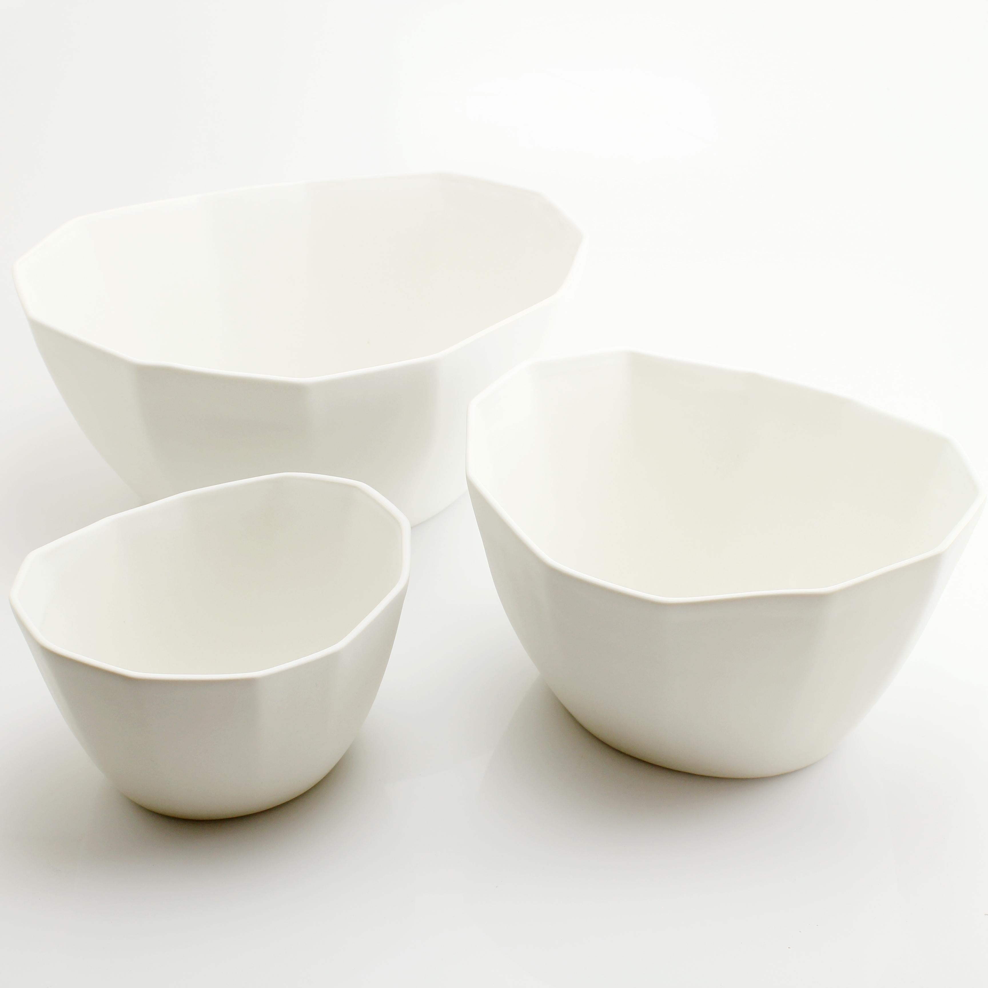 Nesting bowls are a kitchen staple that find purpose in any home. These delightful oval space-savers can serve as an array of serving bowls that you can neatly store in your cabinet, or disperse them around your space to create a unifying and