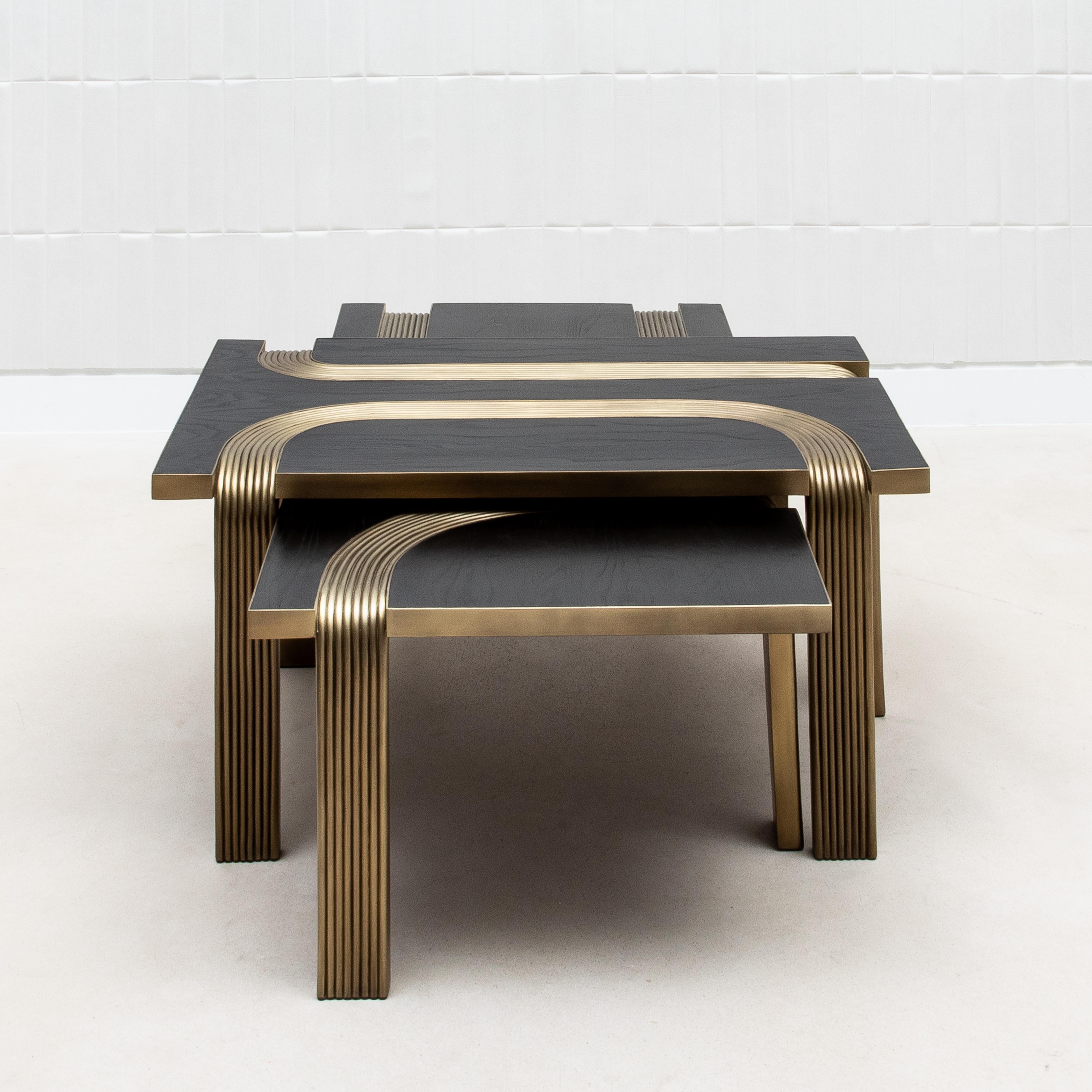 Tables basses gigognes en Oak Oak avec tiges en laiton patiné par R&Y Augousti en vente 7