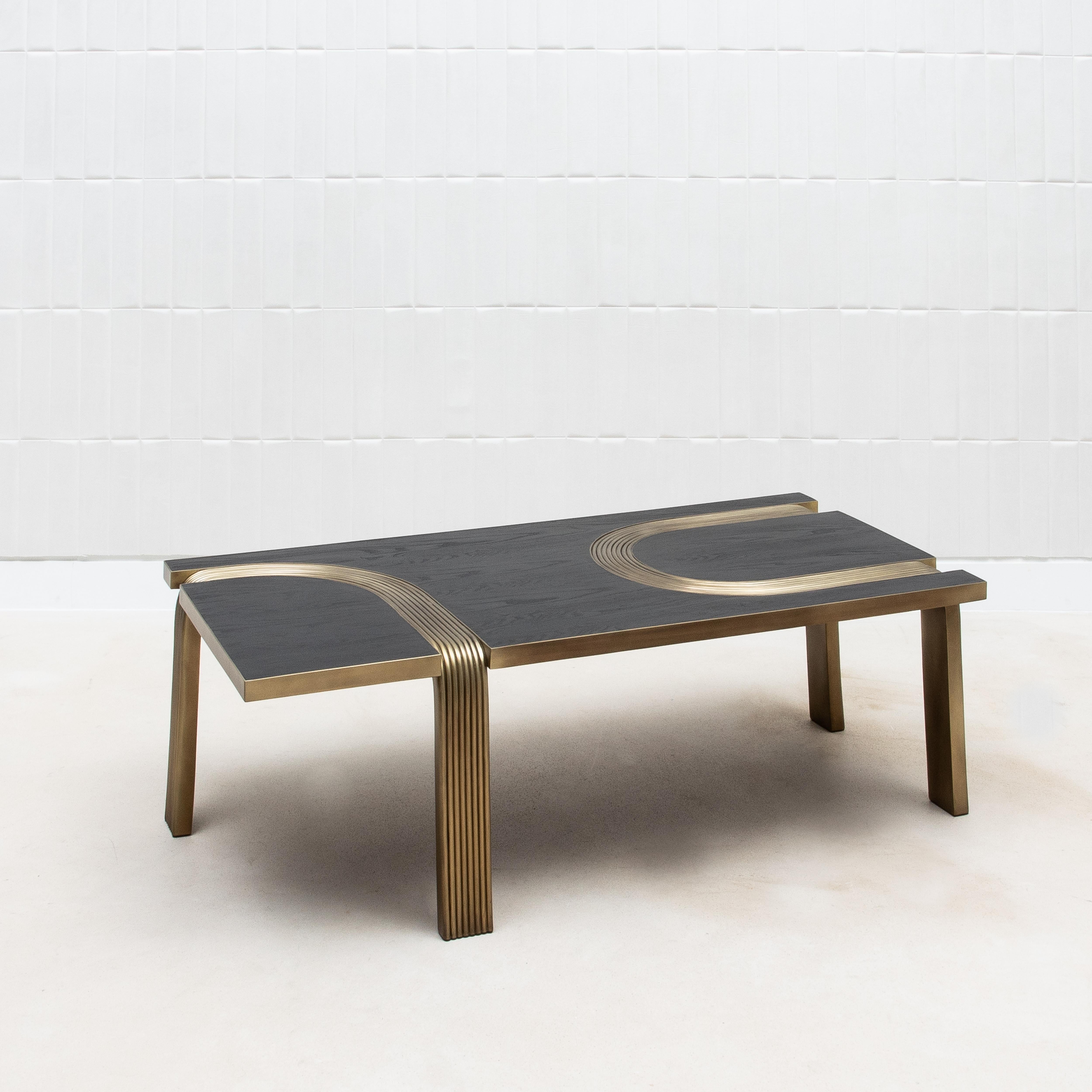 Tables basses gigognes en Oak Oak avec tiges en laiton patiné par R&Y Augousti en vente 9
