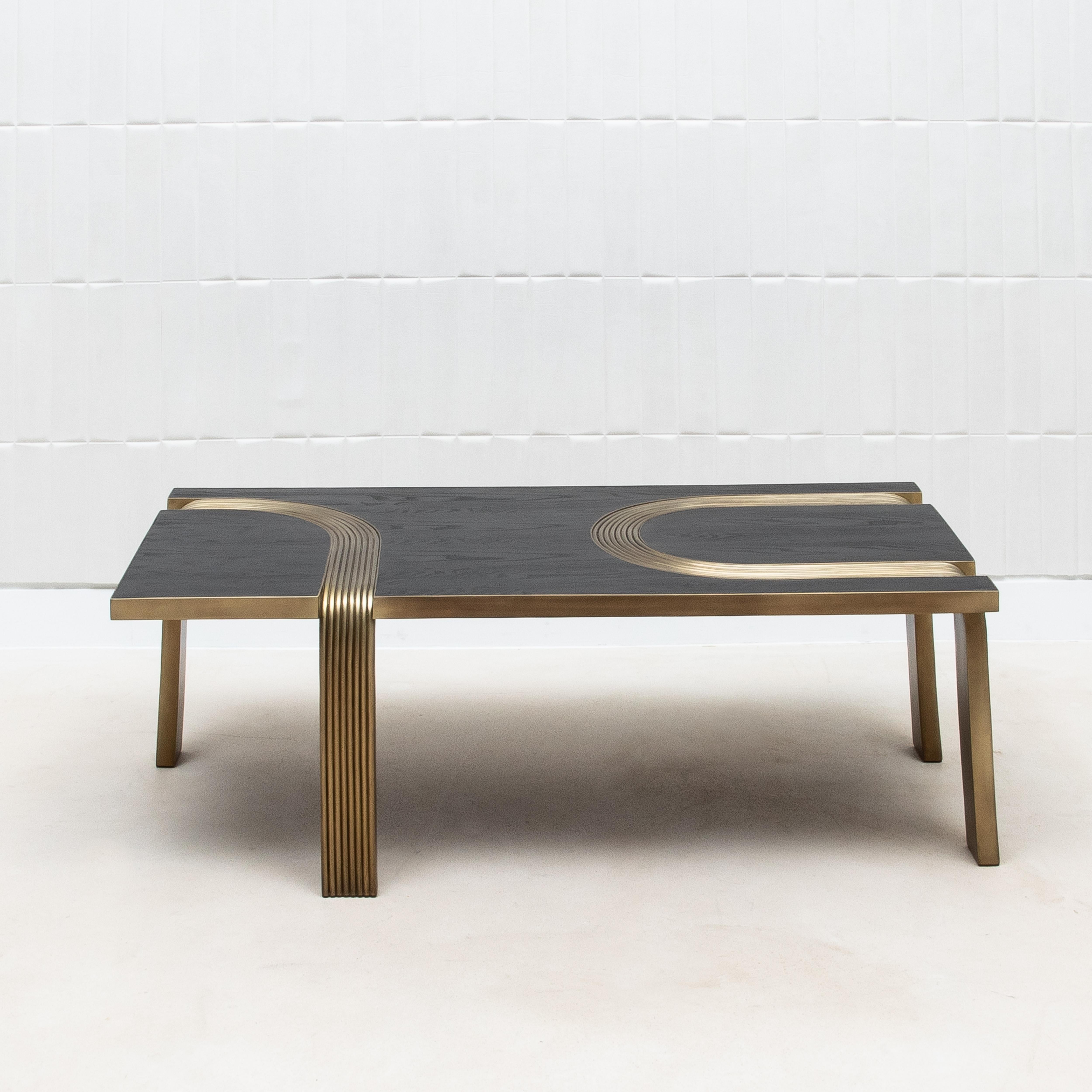 Tables basses gigognes en Oak Oak avec tiges en laiton patiné par R&Y Augousti en vente 10