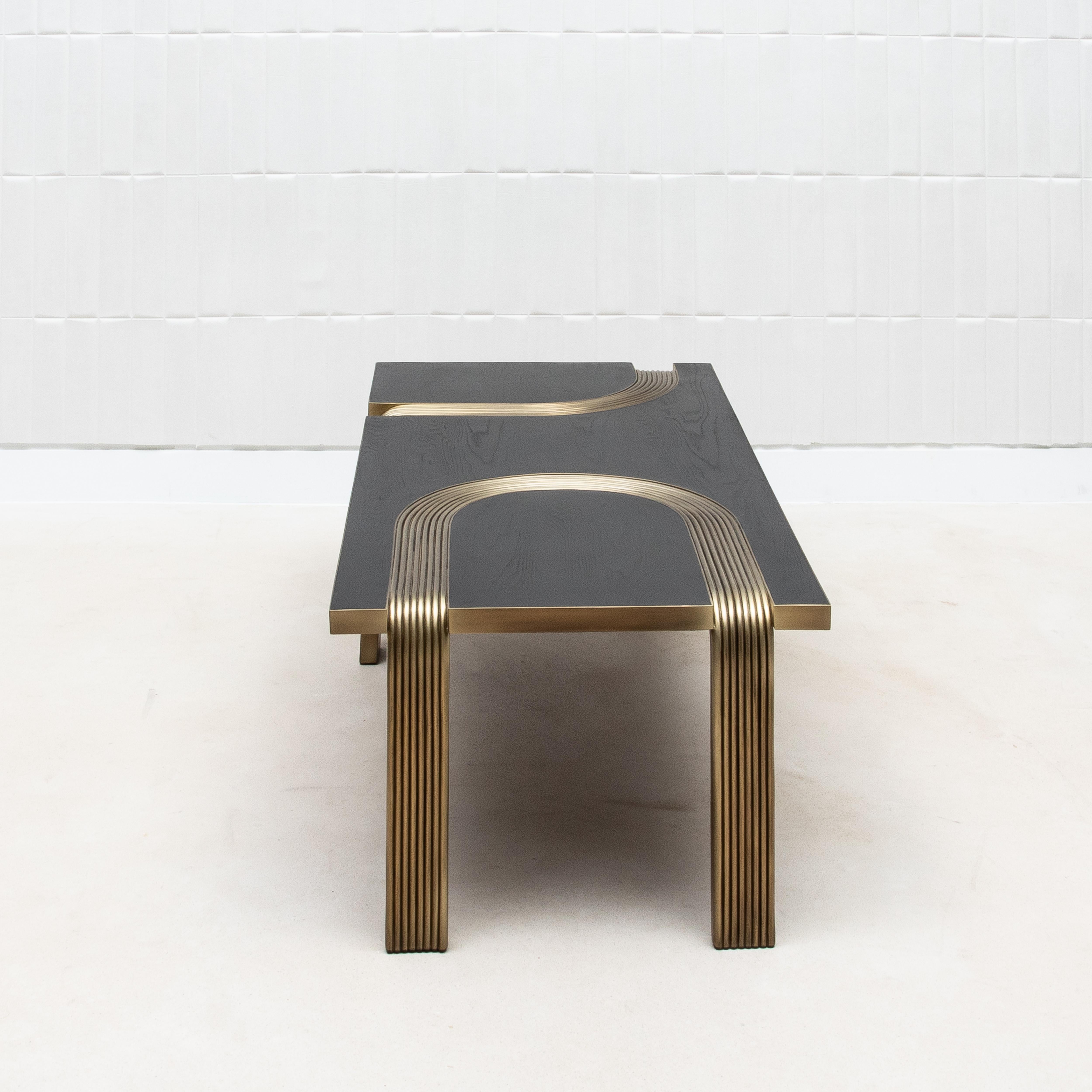 Tables basses gigognes en Oak Oak avec tiges en laiton patiné par R&Y Augousti en vente 11