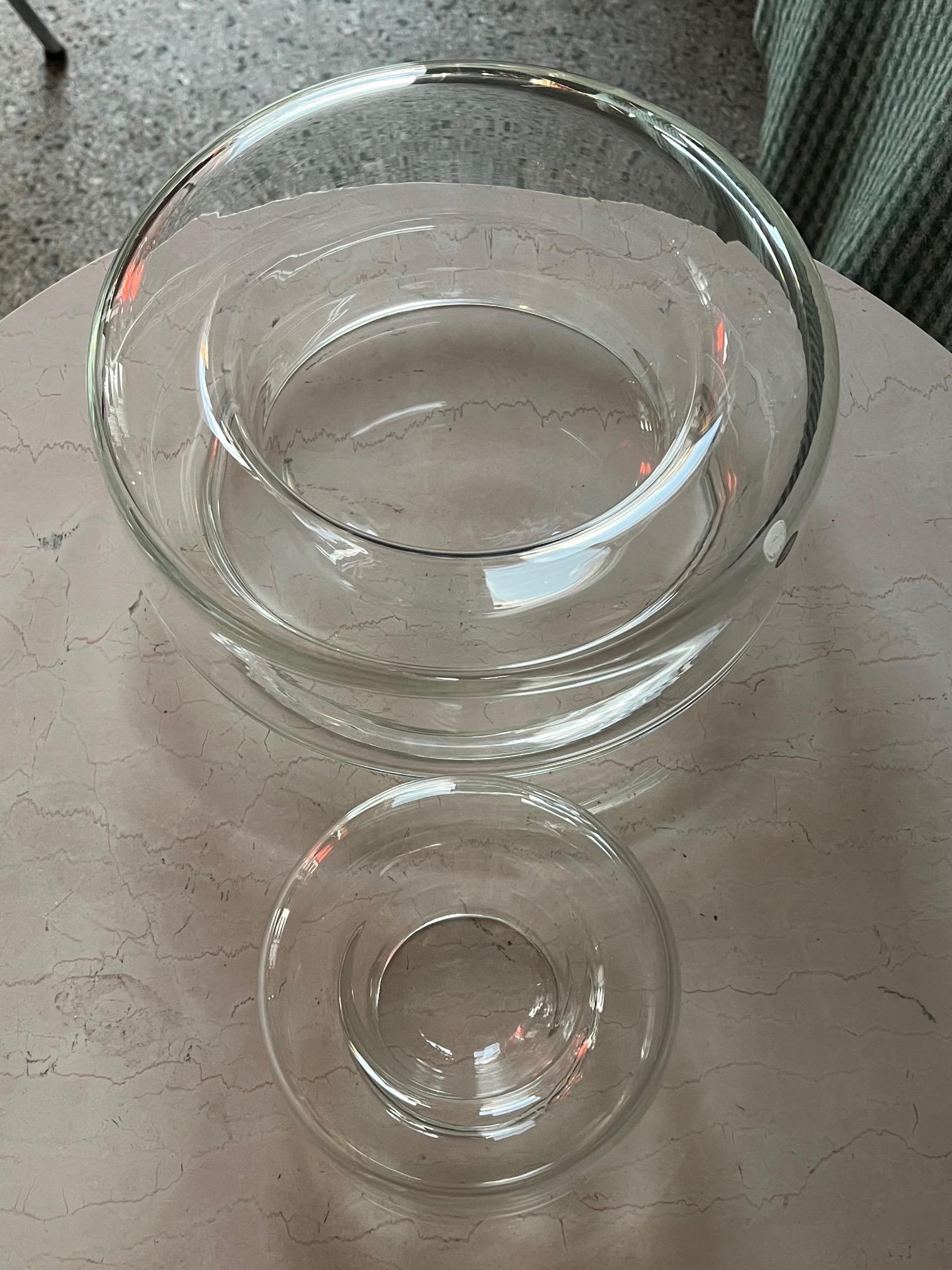 Nesting Clear Glass Bowls By Charles Pfister For Knoll International In Good Condition In St.Petersburg, FL
